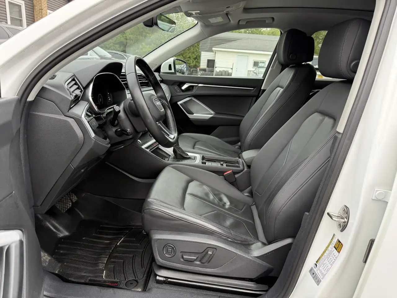 Audi Q3 снимка Audi Q3