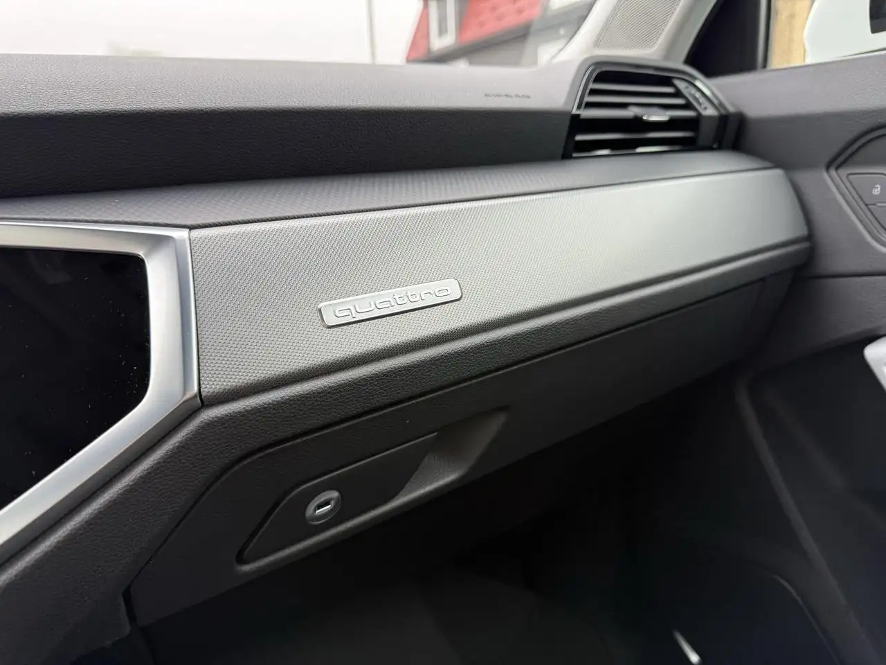 Audi Q3 снимка Audi Q3