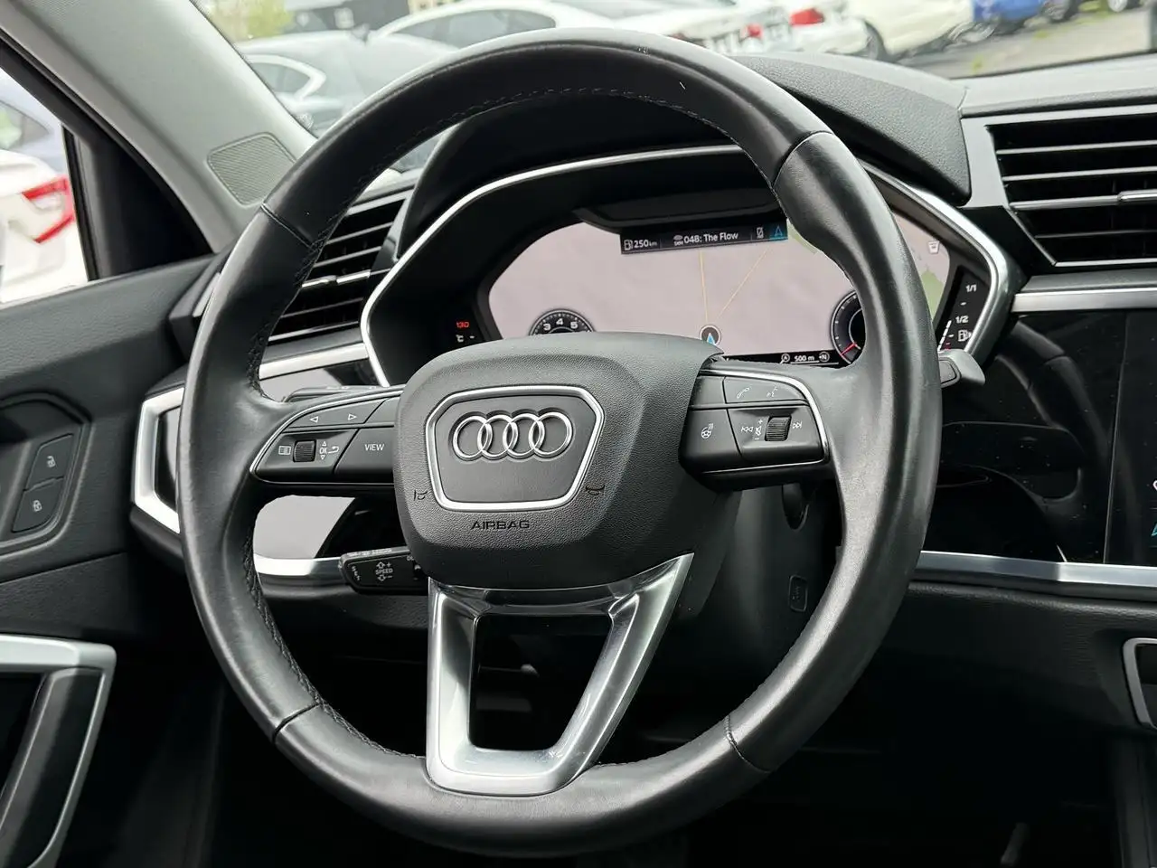 Audi Q3 снимка Audi Q3