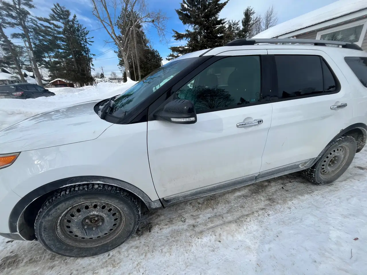 Ford Explorer снимка Ford Explorer