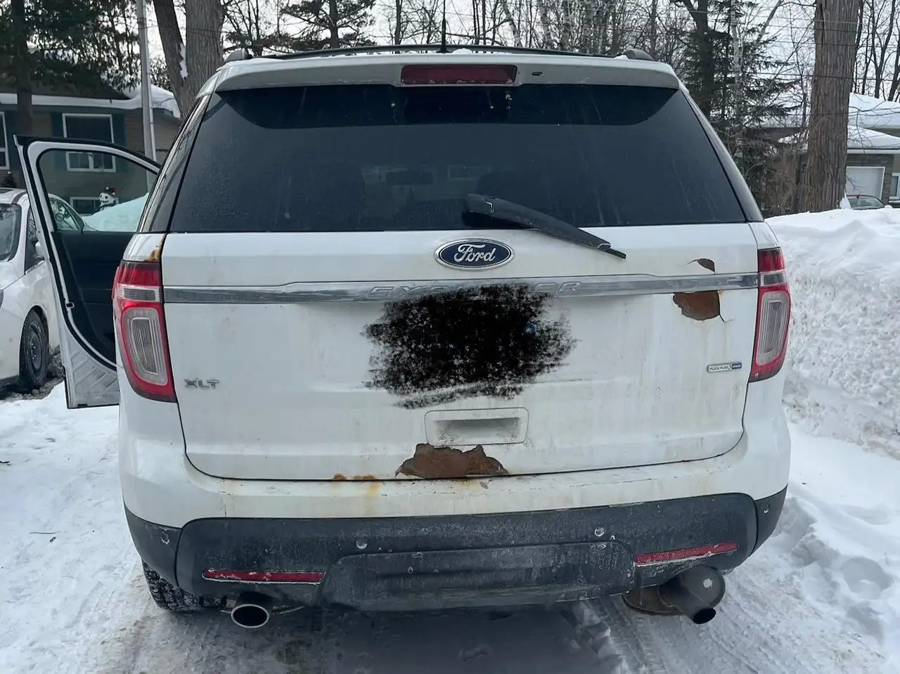 Ford Explorer снимка Ford Explorer