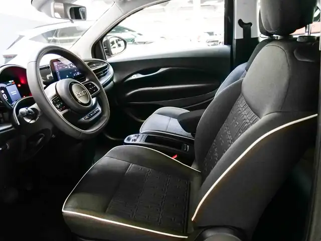Fiat 500E view 6