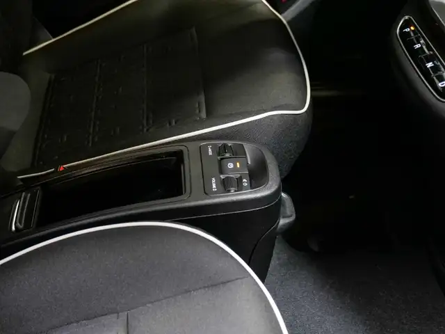 Fiat 500E view 12