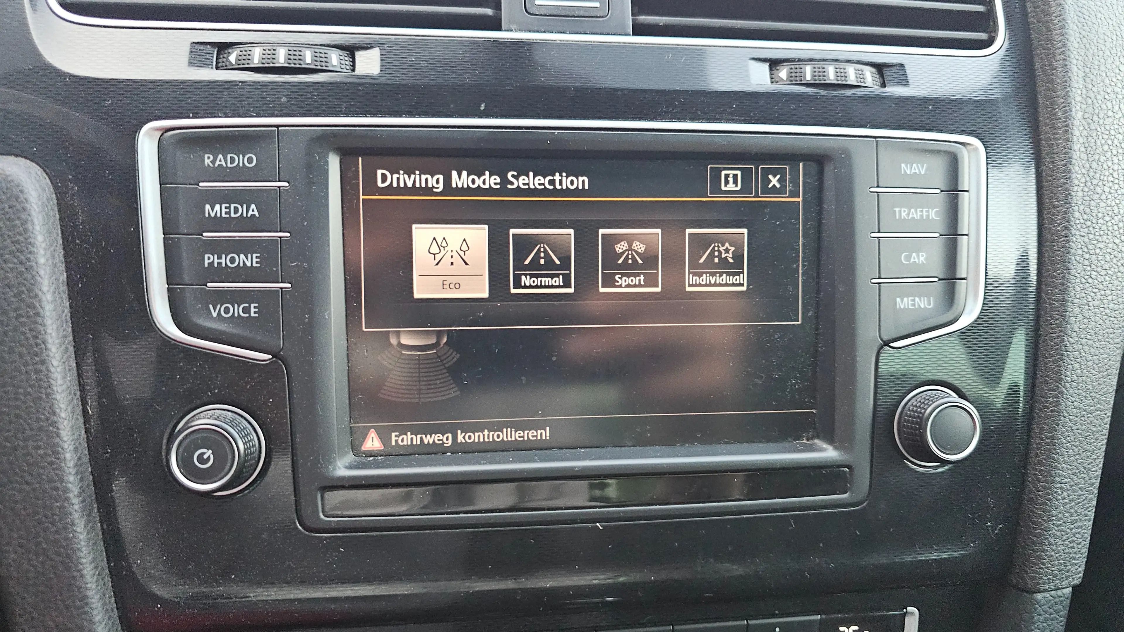Volkswagen Golf GTD 2.0 GTD  DSG Getriebe Panorama ACC Drive Mode — photo 14