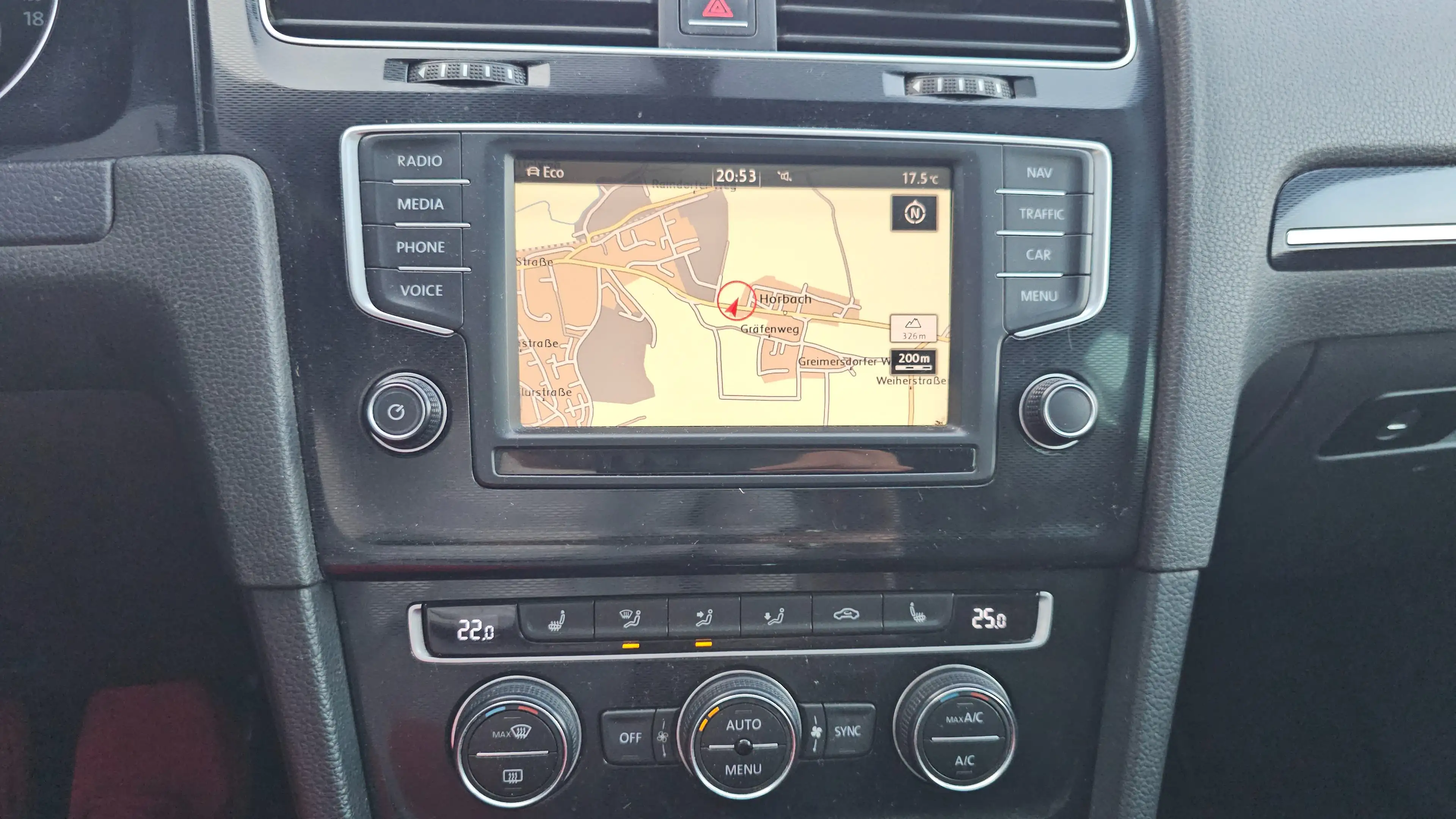 Volkswagen Golf GTD 2.0 GTD  DSG Getriebe Panorama ACC Drive Mode — photo 11