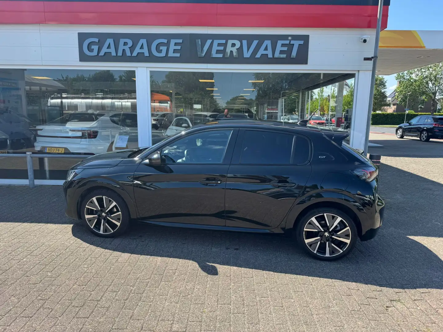 Peugeot 208 1.2 PureTech GT Zwart - 1