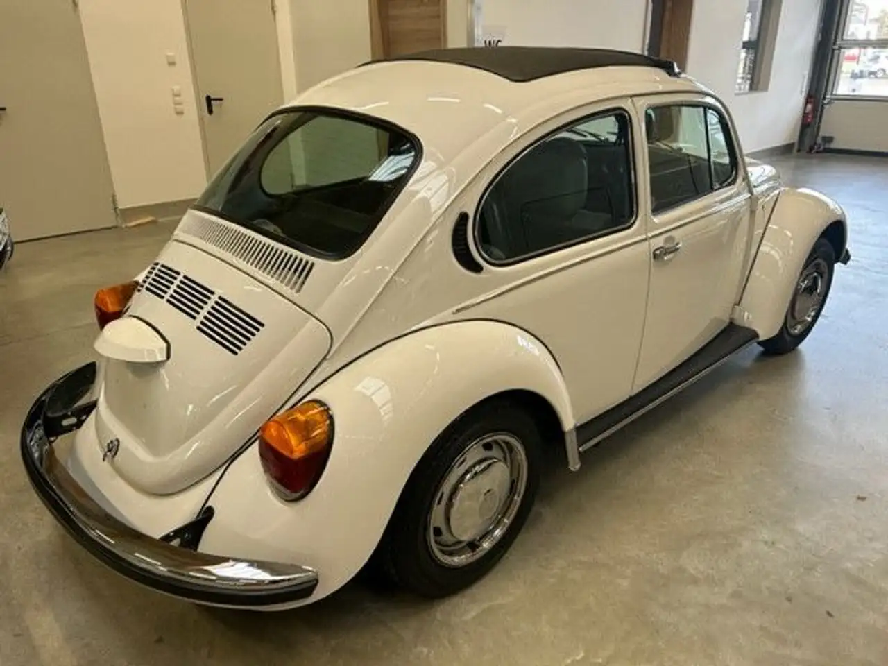 Volkswagen Käfer 1600i mit Faltdach und Orig. 77´km Top Zus, foto 3