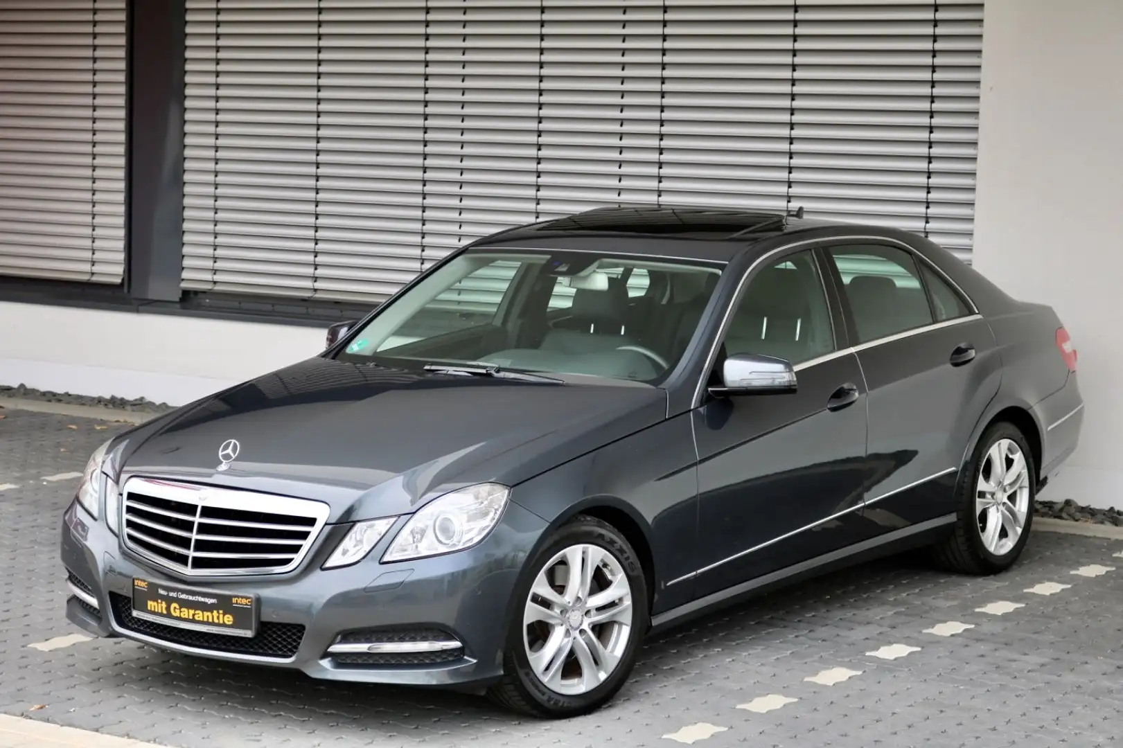 Mercedes-Benz E 350 CGI BlueEfficiency/Ambiente/NAVI/ACC/PDC/ Szary - 1