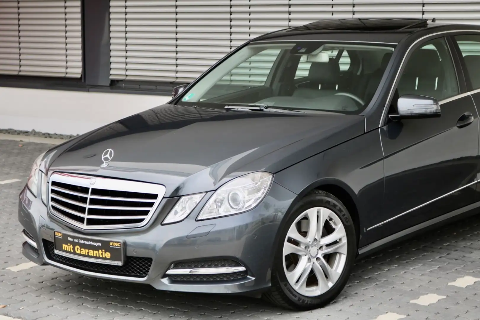Mercedes-Benz E 350 CGI BlueEfficiency/Ambiente/NAVI/ACC/PDC/ Szary - 2