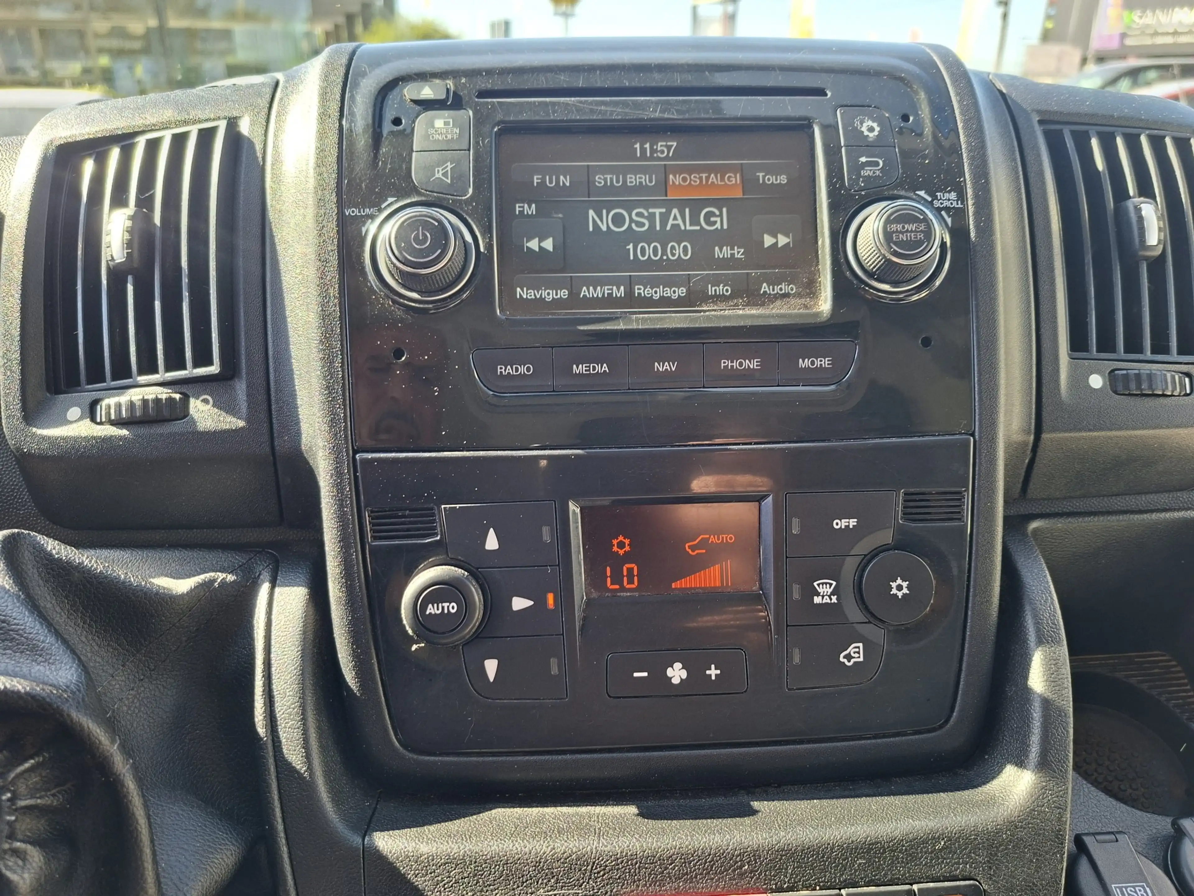 Peugeot Boxer 2.0 HDi H2/L2 UTILITAIRE — photo 14