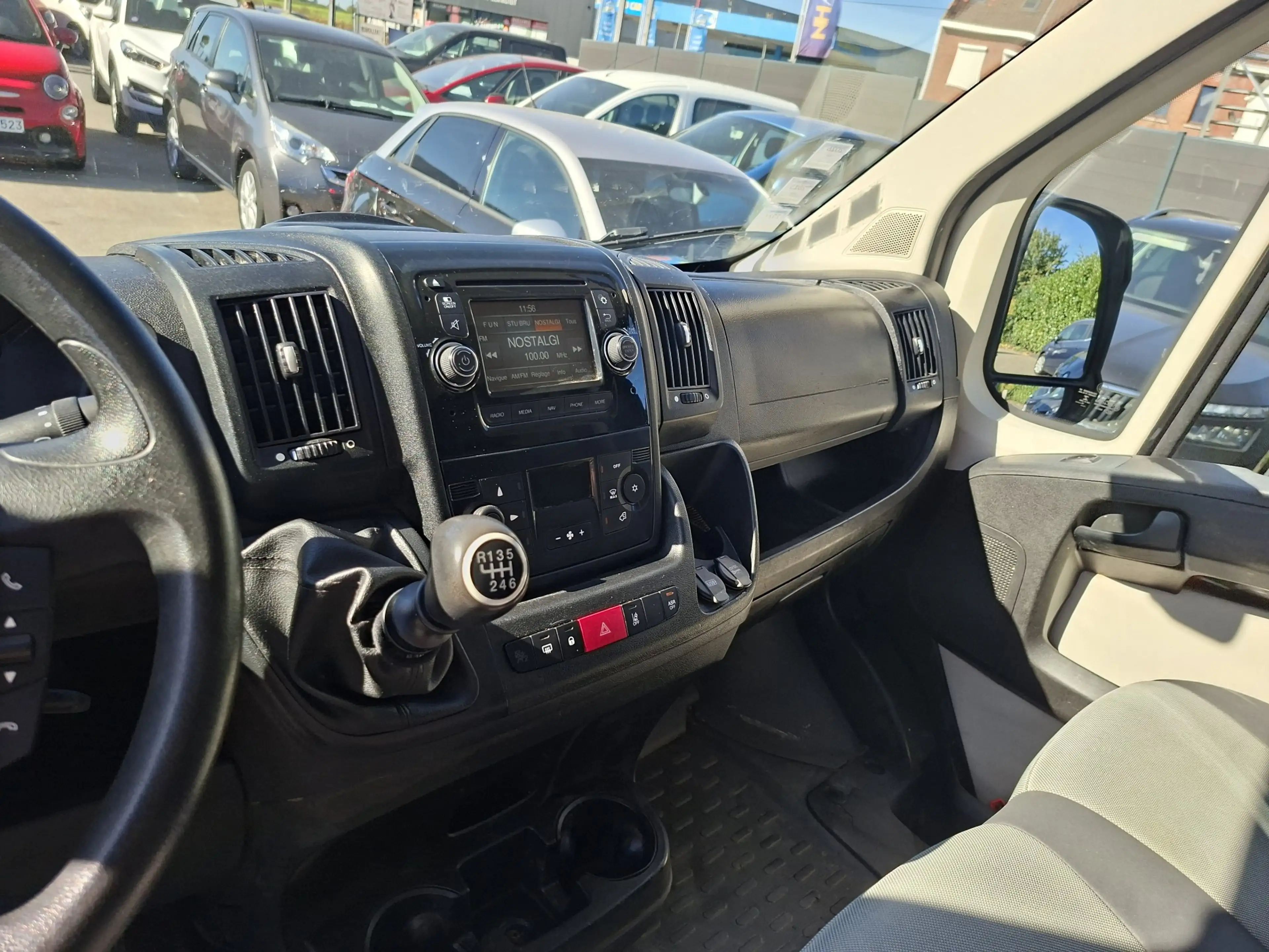 Peugeot Boxer 2.0 HDi H2/L2 UTILITAIRE — photo 11