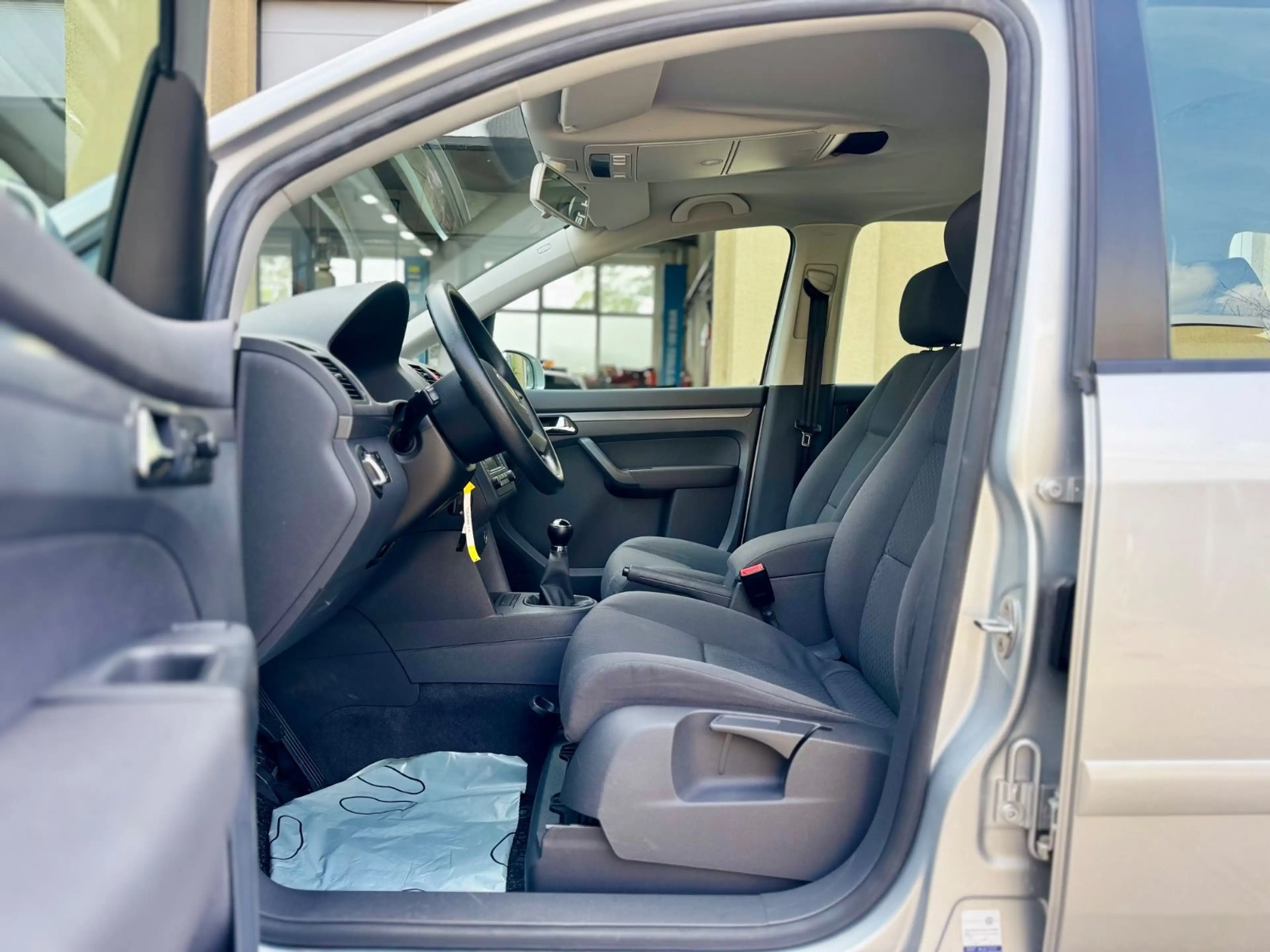 Volkswagen Touran 1.6 Conceptline-1.Hand-Rentnerfahrzeug — photo 10