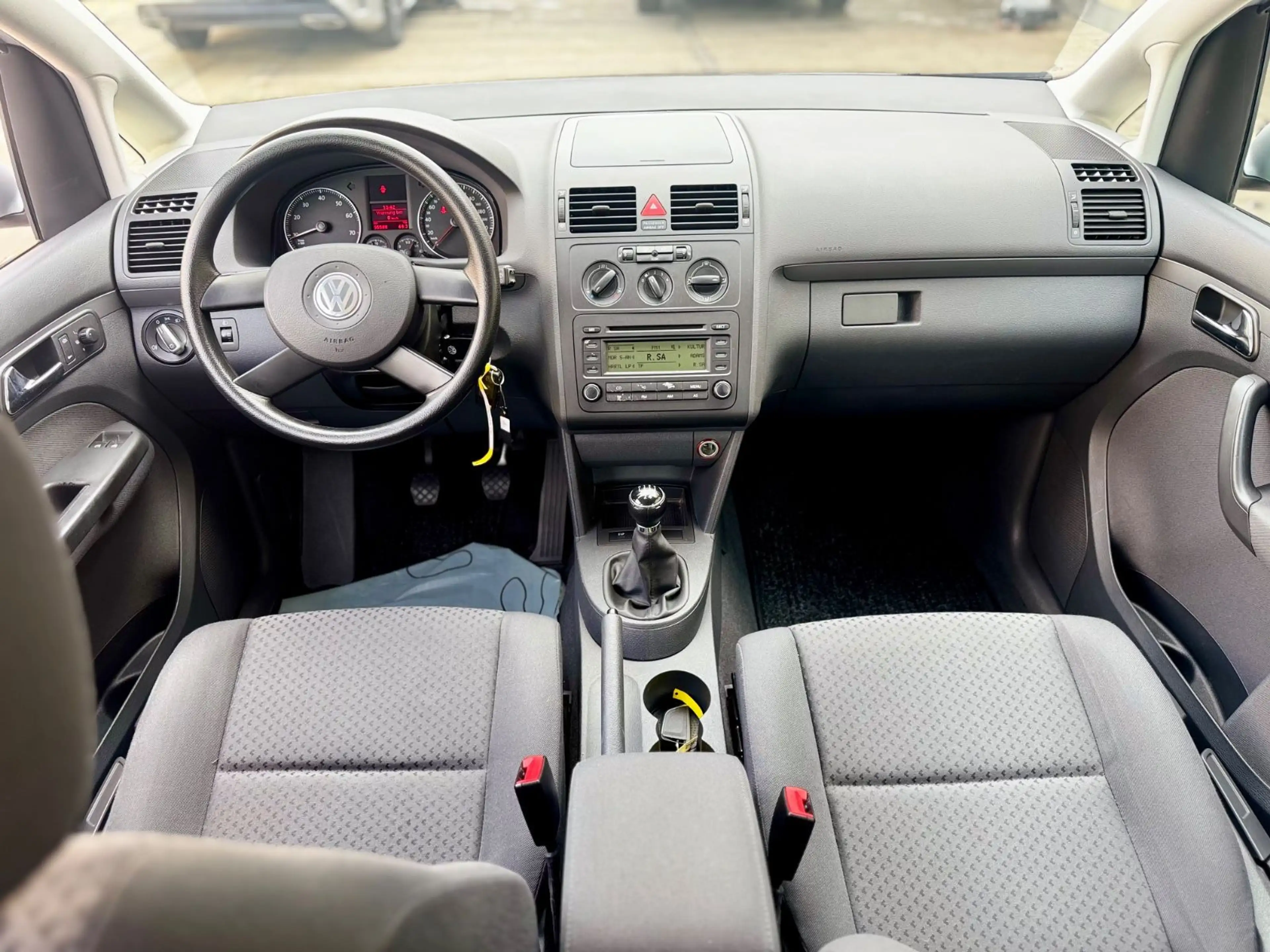 Volkswagen Touran 1.6 Conceptline-1.Hand-Rentnerfahrzeug — photo 8