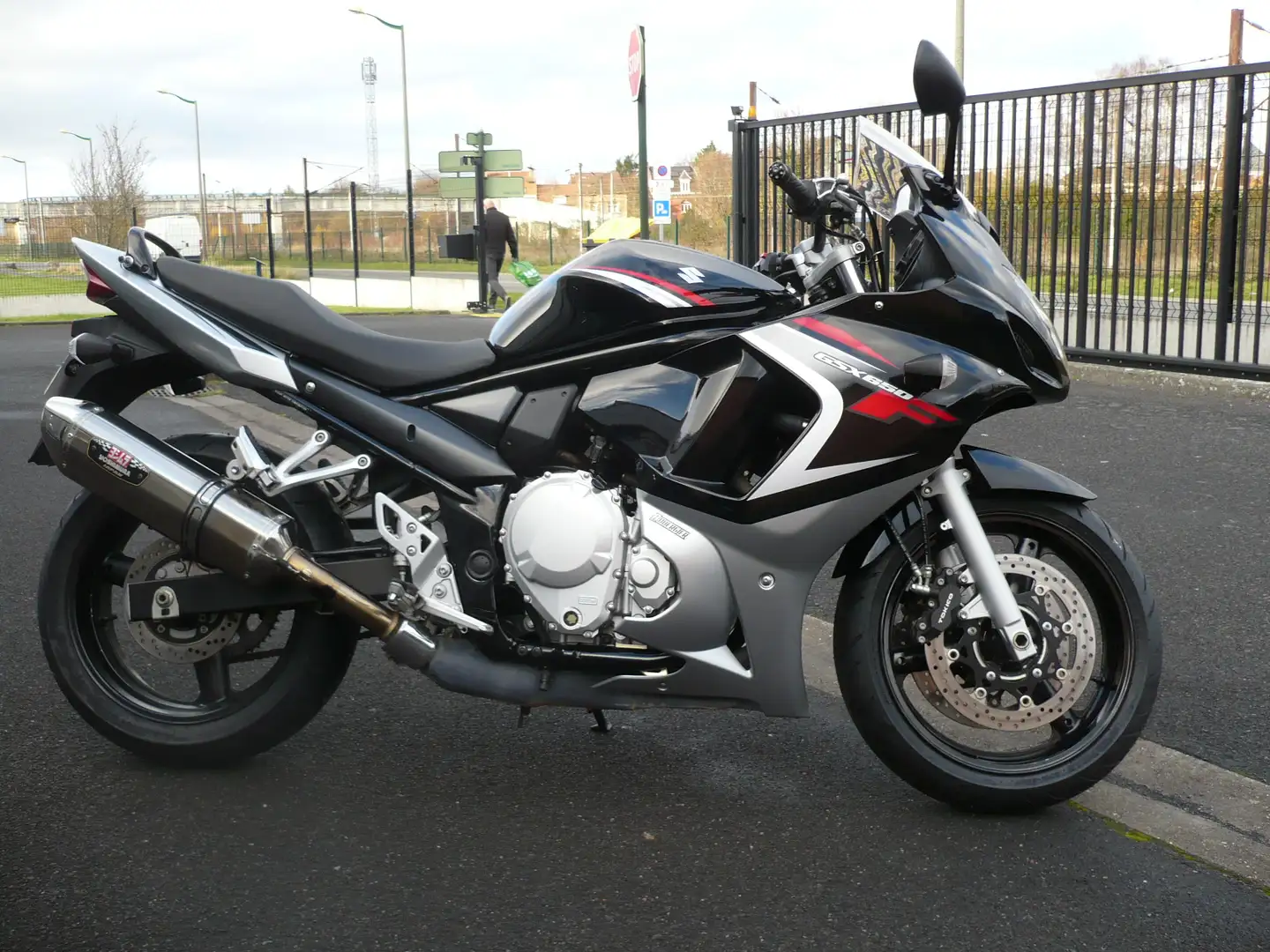 Suzuki GSX 650 Zwart - 2