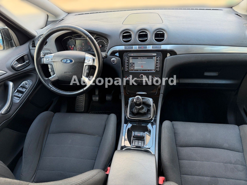 Ford S-Max S-MAX 2.0 TDCi DPF Titanium/7-SITZER/AHK/SHZ/PDC — photo 13