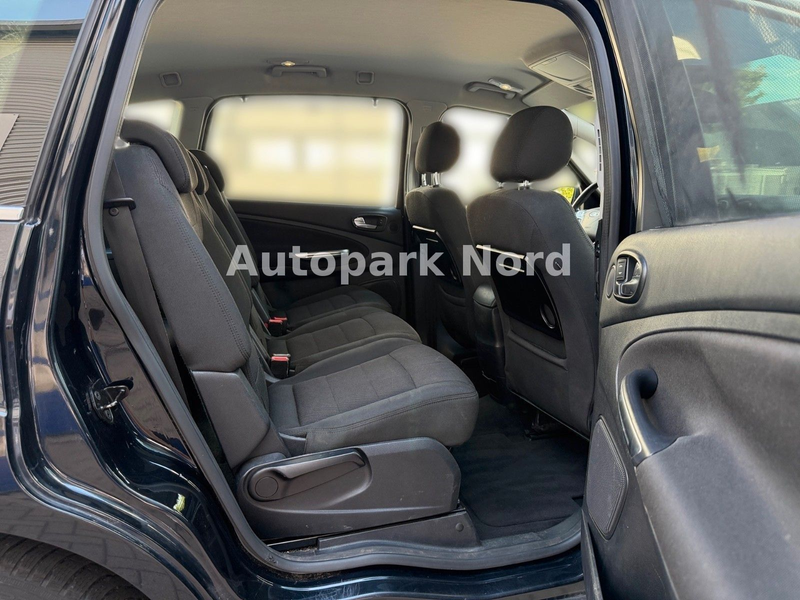 Ford S-Max S-MAX 2.0 TDCi DPF Titanium/7-SITZER/AHK/SHZ/PDC — photo 15