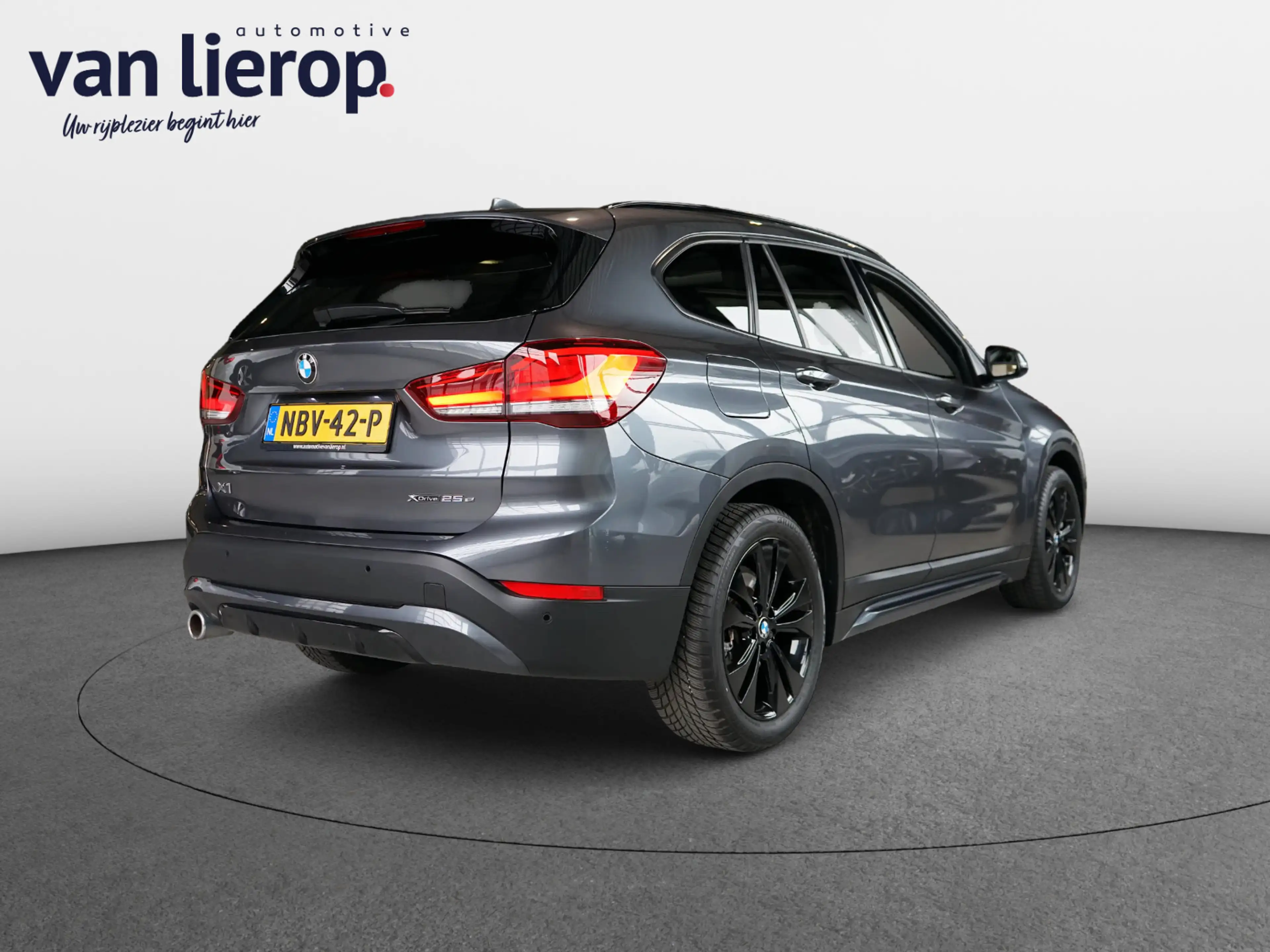 BMW X1 XDrive25e Sport Line PANO | LEDER | DEALER ONDERHO — photo 3
