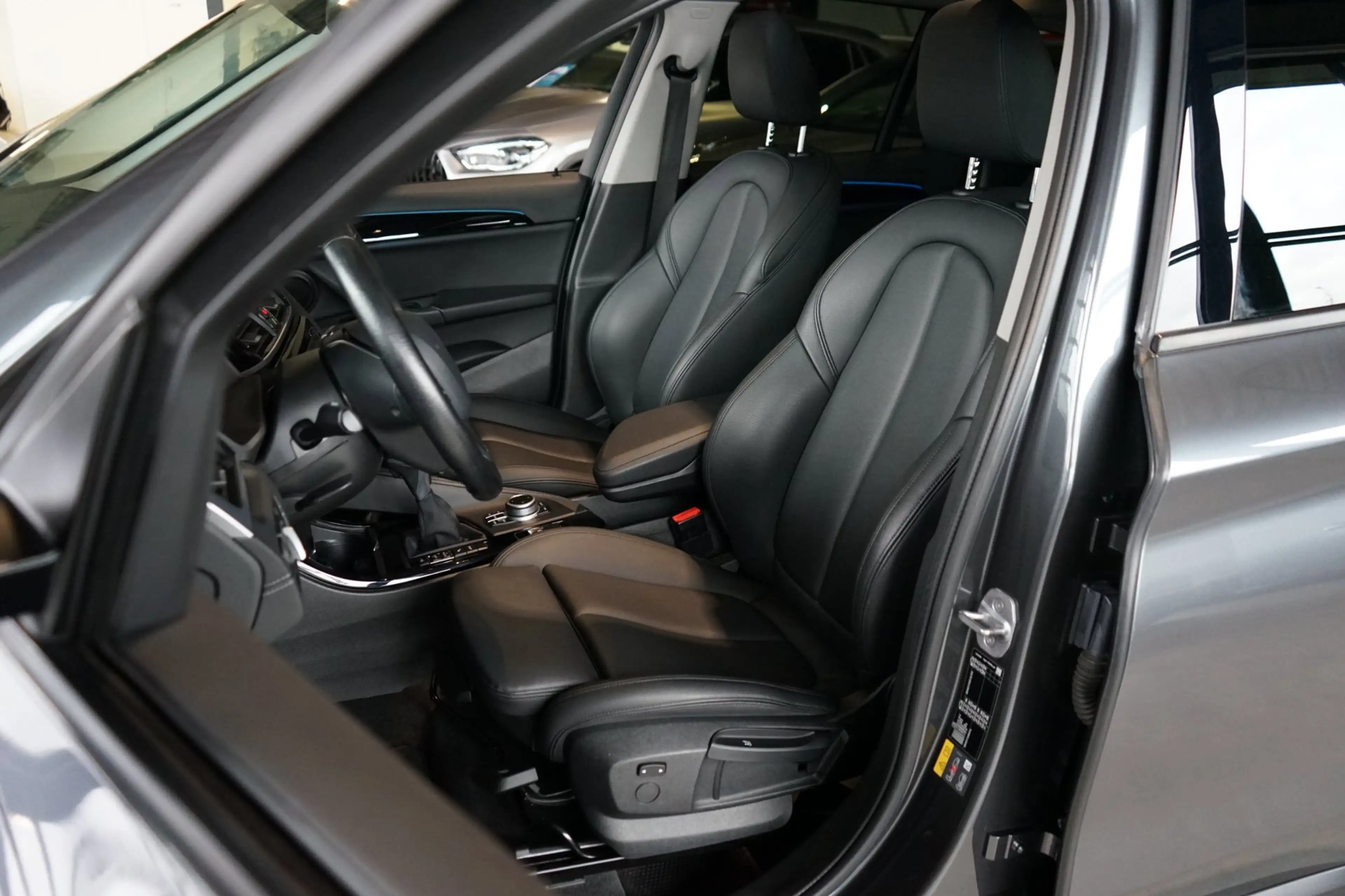 BMW X1 XDrive25e Sport Line PANO | LEDER | DEALER ONDERHO — photo 6