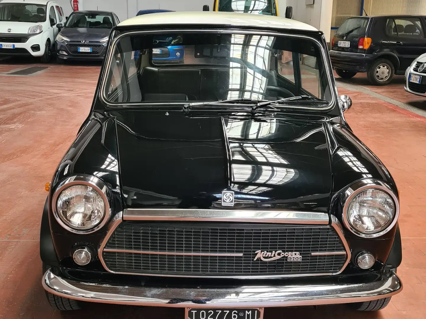 Innocenti Mini Cooper 1300 Schwarz - 1