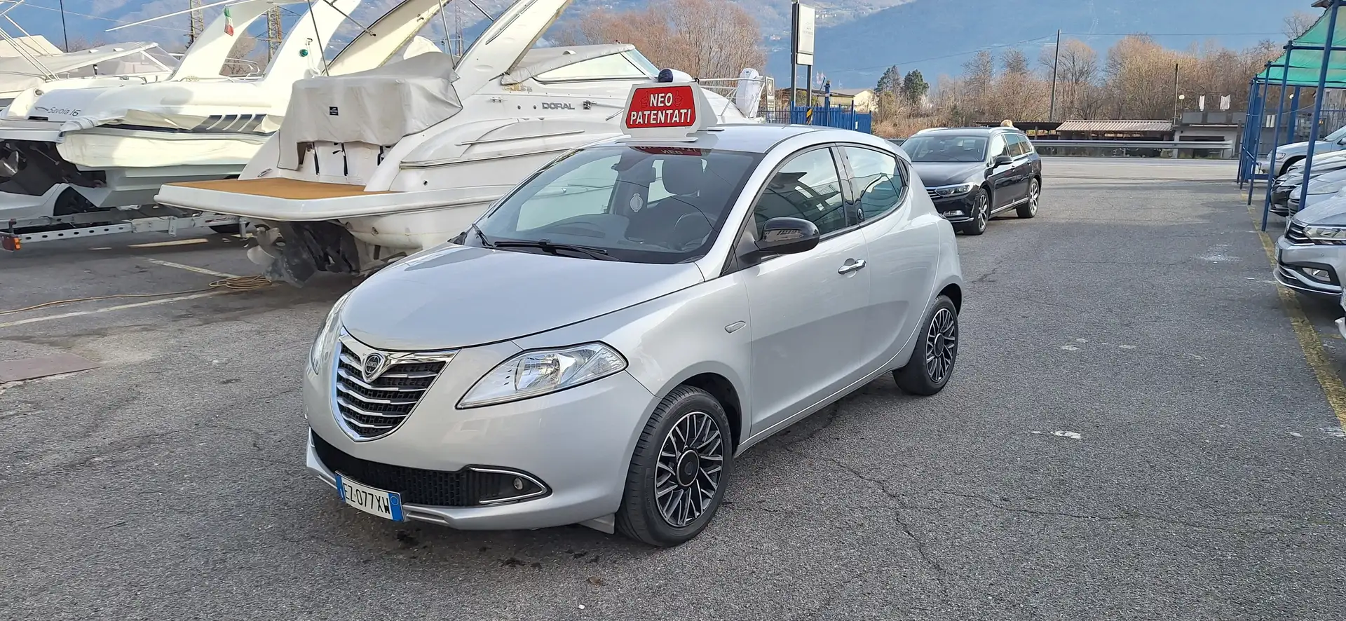 Lancia Ypsilon Ypsilon III 2011 1.2 8v Gold c/CL 69cv E6 Argento - 1