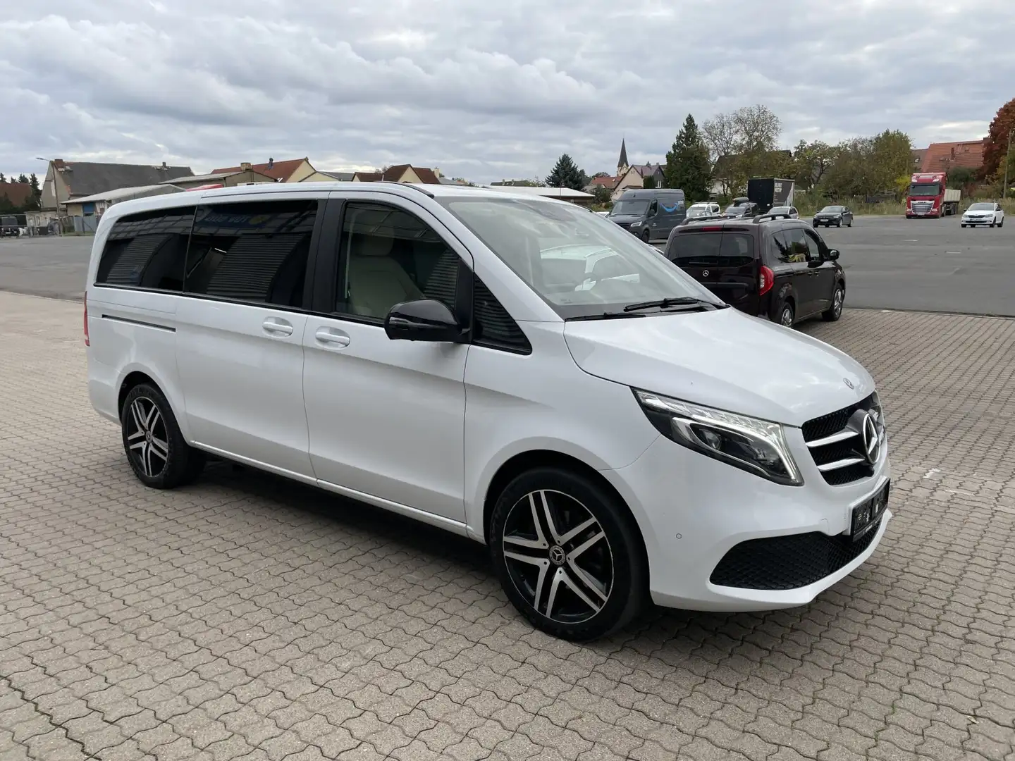 Mercedes-Benz V 250 V 250 d 4MATIC AVANTGARDE EDITION Lang NAVI+KLIMA Blanc - 2
