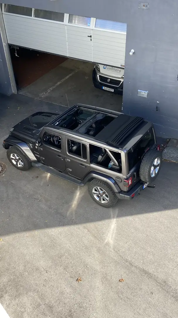 Jeep Wrangler Sahara Серый - 2