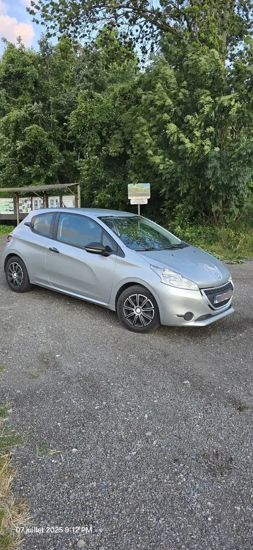 Peugeot 208 1.2 escence 2014 euro 5 - 2
