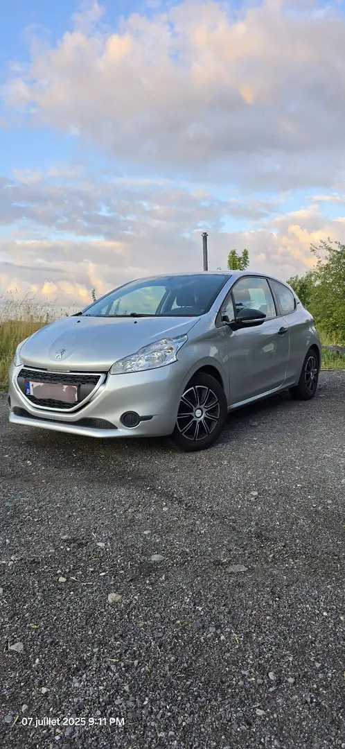 Peugeot 208 1.2 escence 2014 euro 5 - 1