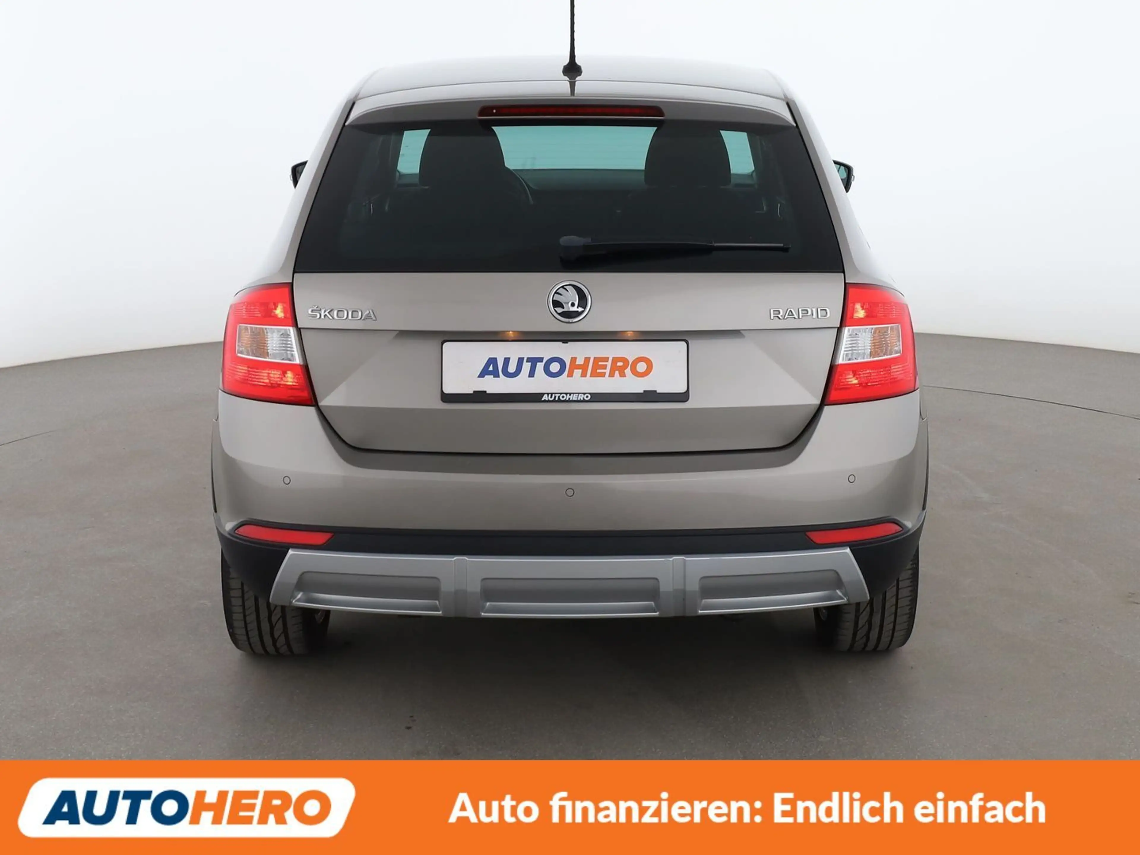Skoda Rapid/Spaceback 1.2 TSI ScoutLine*TEMPO*PDC*SHZ*KLIMA*GARANTIE* — photo 5