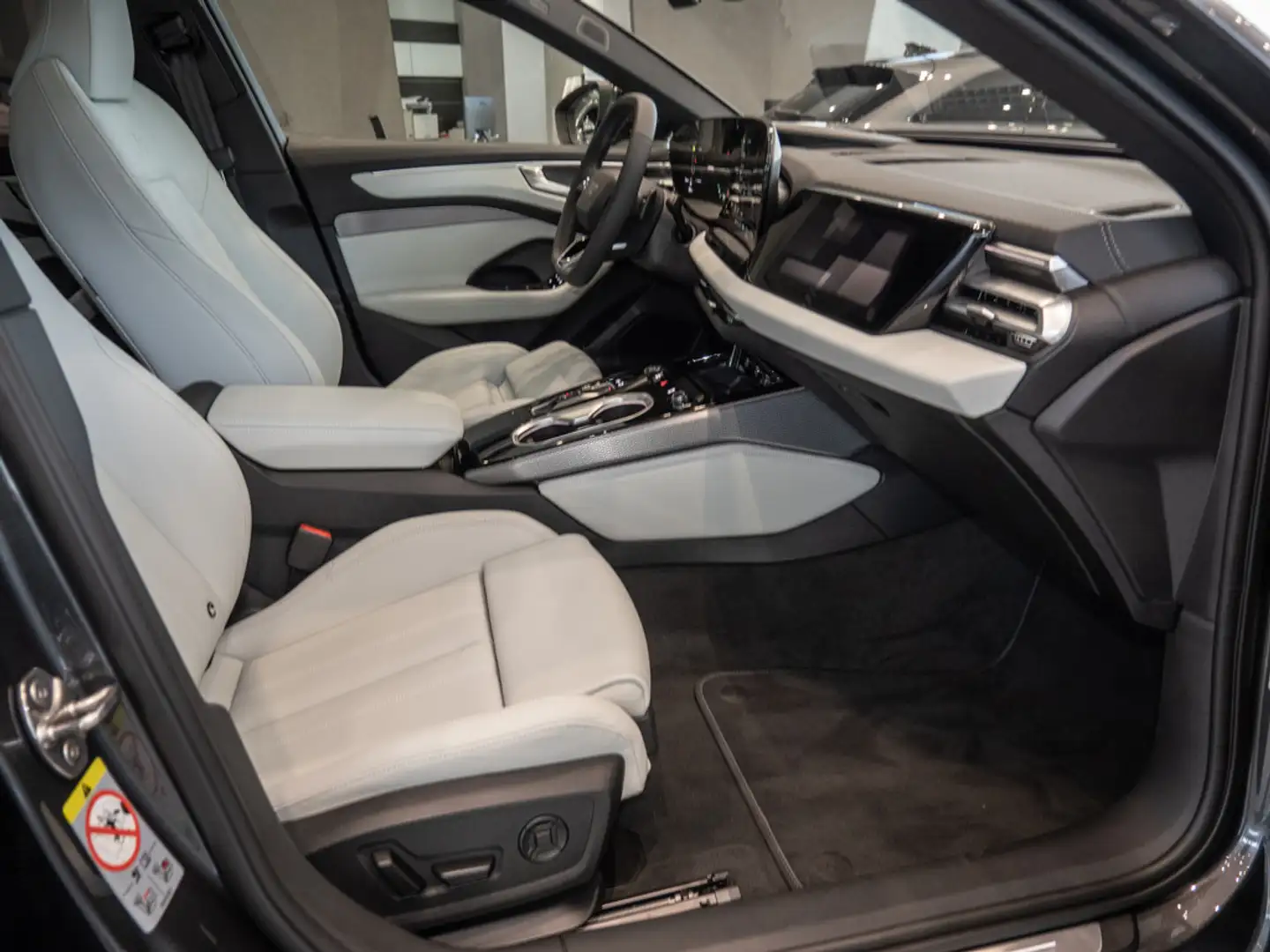 Audi A6 Avant TDI quattro Grau - 2