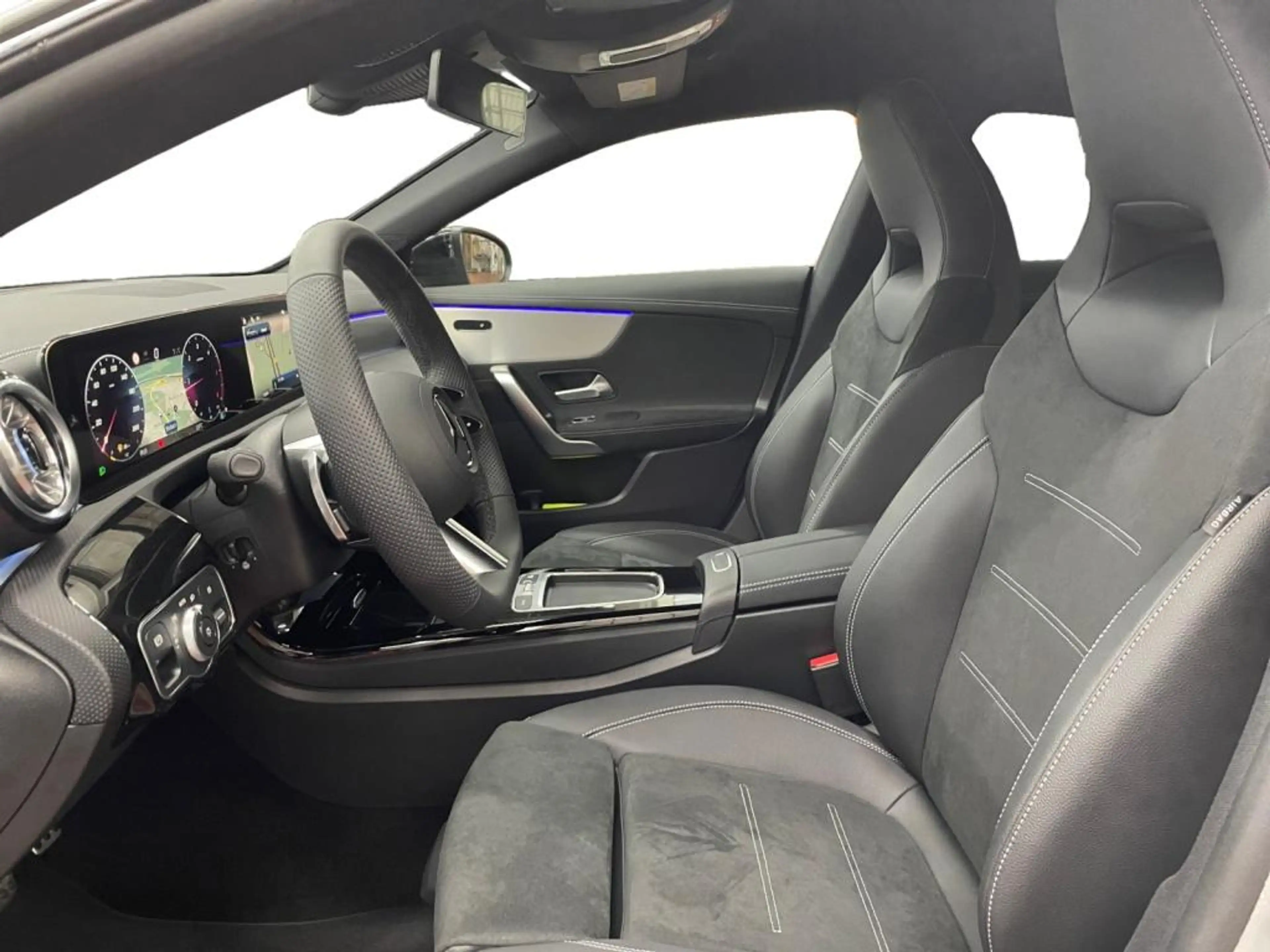 Mercedes-Benz CLA 220 d Coupe AMG+ILS+MBUX+MBeam+Night+AHK+Cam — photo 6