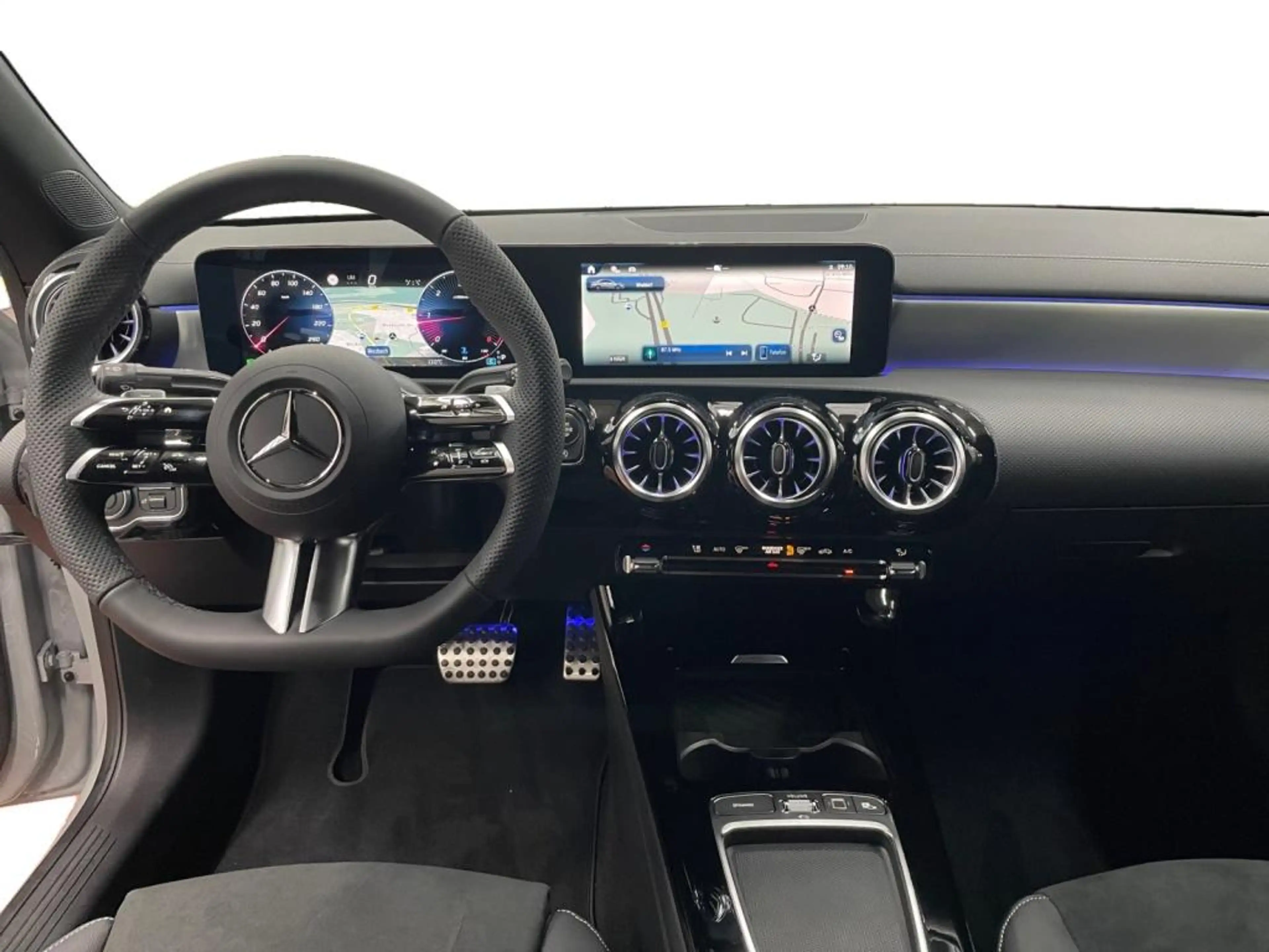 Mercedes-Benz CLA 220 d Coupe AMG+ILS+MBUX+MBeam+Night+AHK+Cam — photo 5