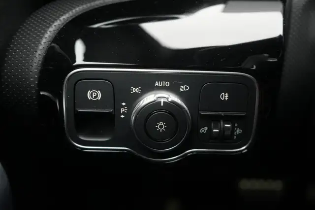Mercedes-Benz CLA view 22