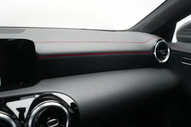 Mercedes-Benz CLA view 24