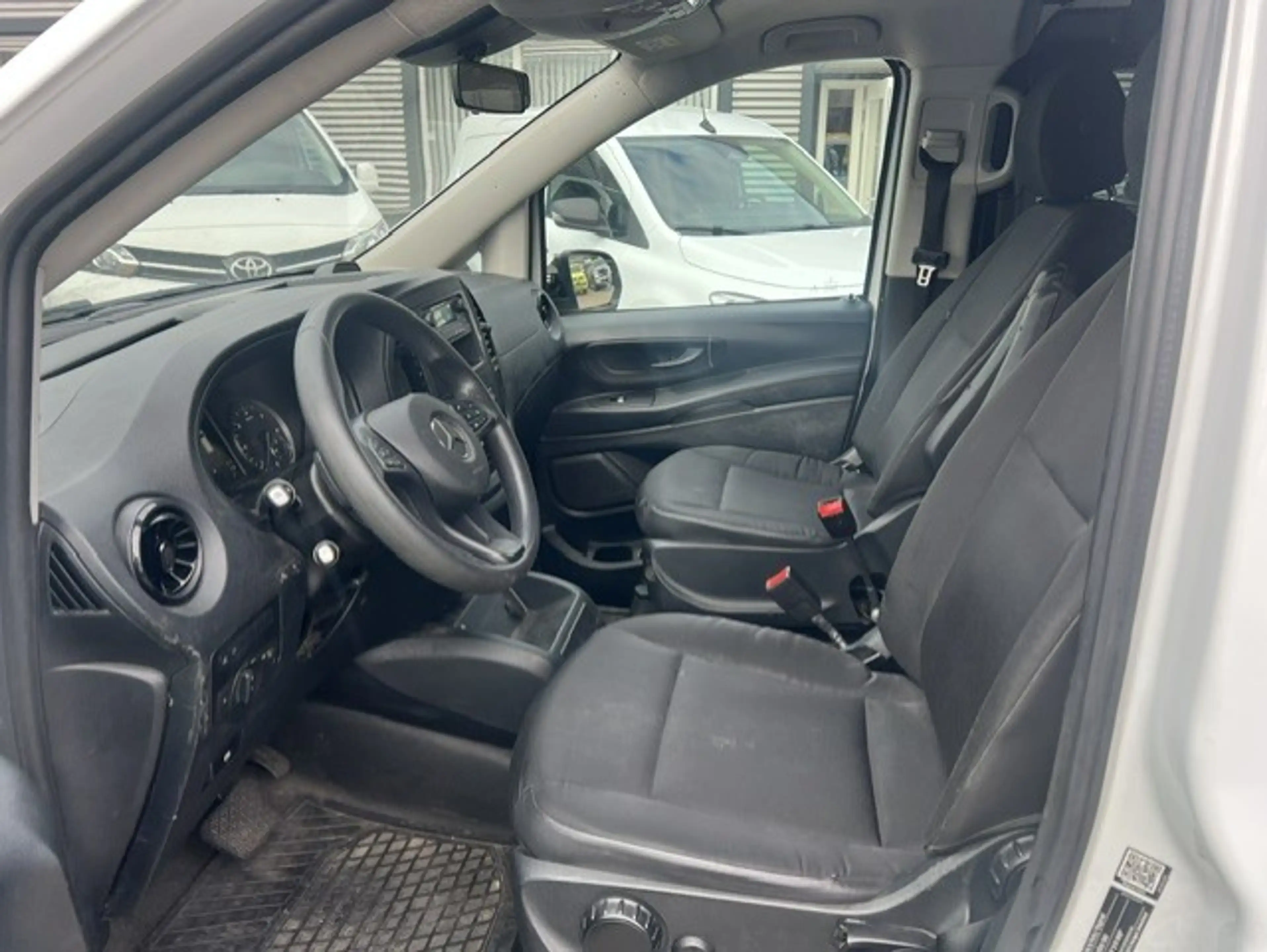 Mercedes-Benz Vito Tourer 116 CDI 120KW Lang AUT. PKW BRIEF 8P KLIMA — photo 12
