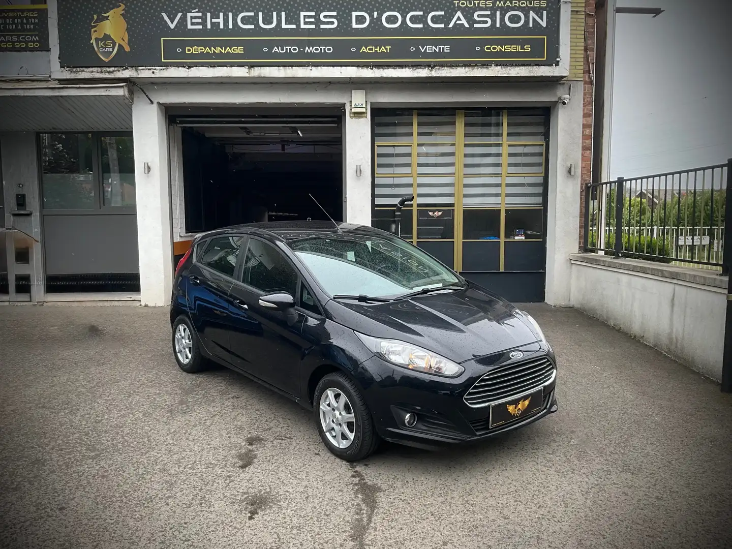 Ford Fiesta 1.0 EcoBoost Trend PRET Á IMMA OFFRE DU MOMENT Zwart - 1