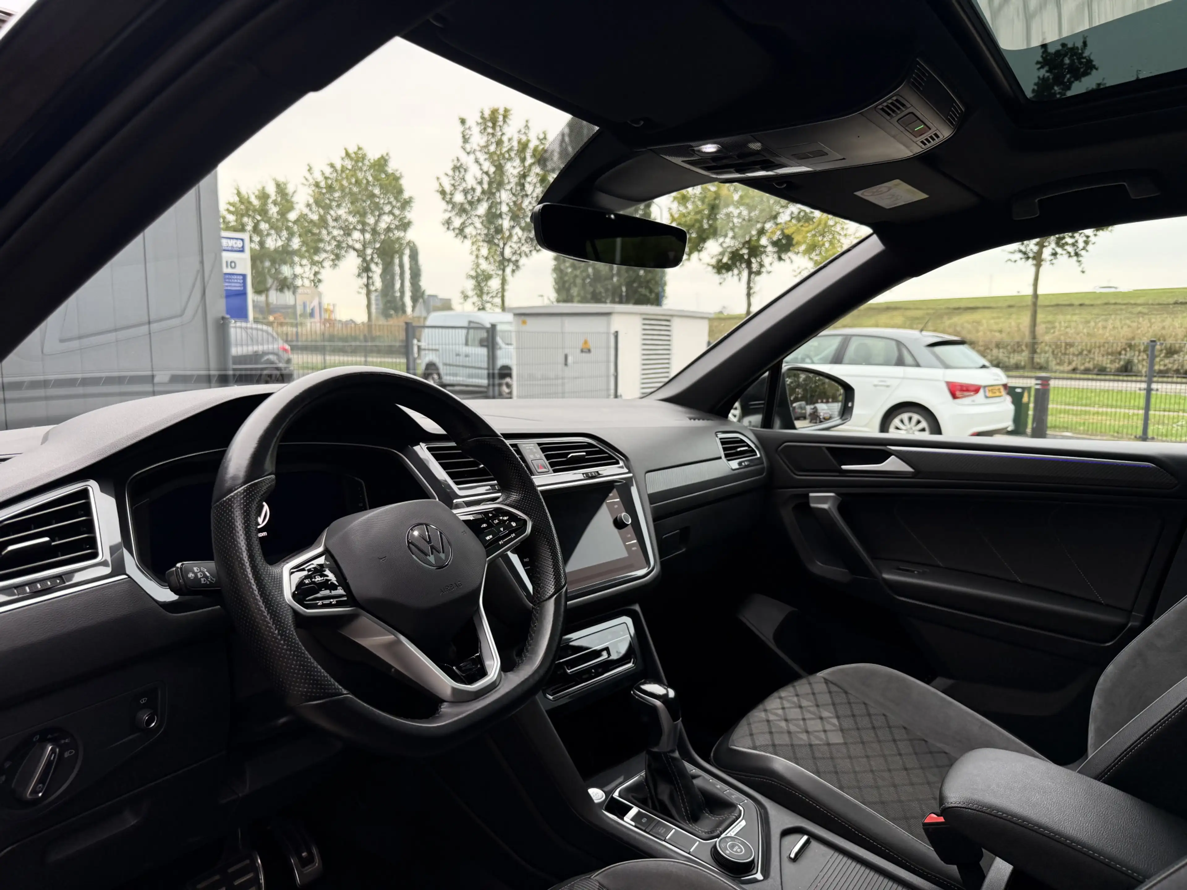 Volkswagen Tiguan Allspace 2.0 TSI 4Motion Highline Business R 7p. BTW Pano A — photo 15