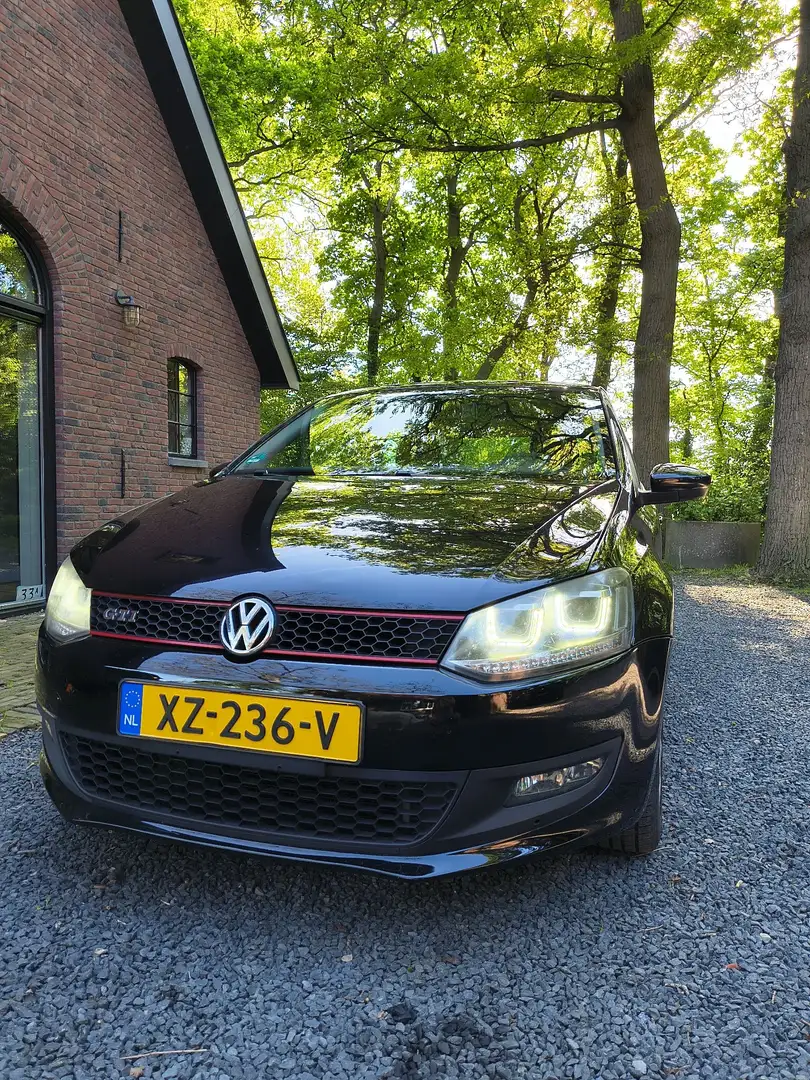 Volkswagen Polo 1.2 Easyline met airco nieuwe apk: 16-06-26 Zwart - 1