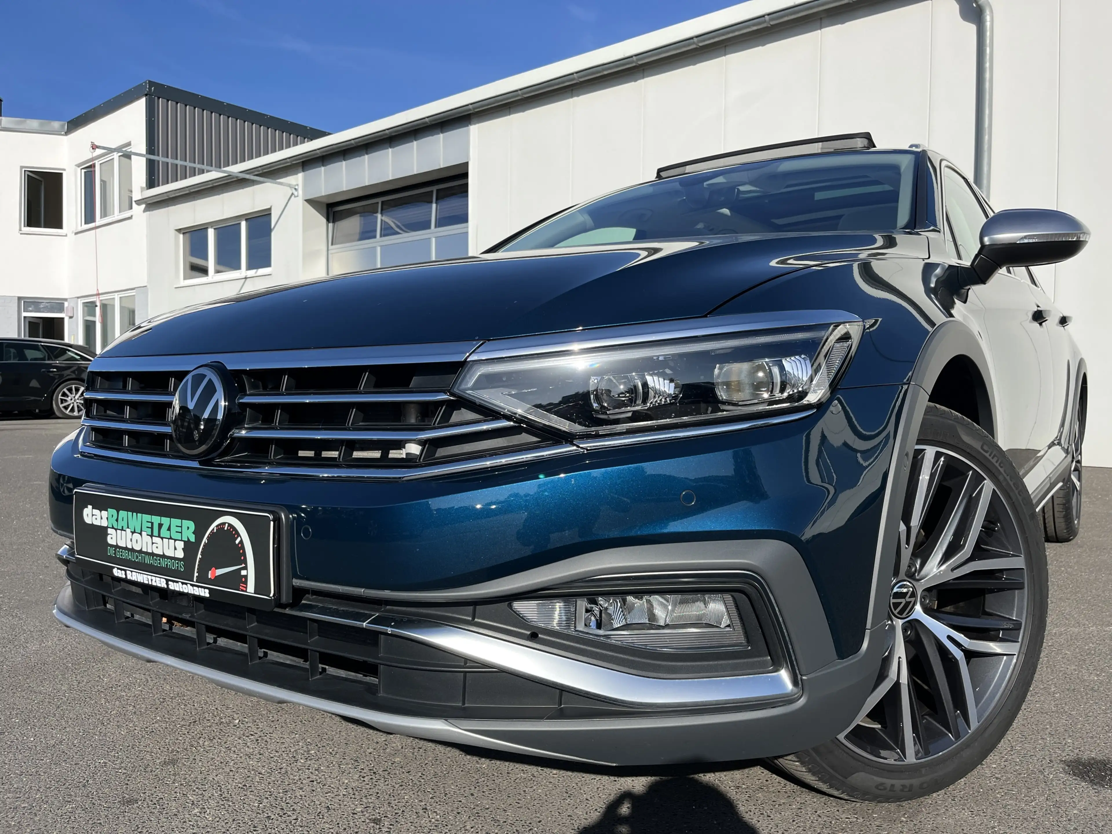 Volkswagen Passat Alltrack 2.0 TDI DSG 4Mo 1,99% Fin. AHK PANO LEDER Navi RFK