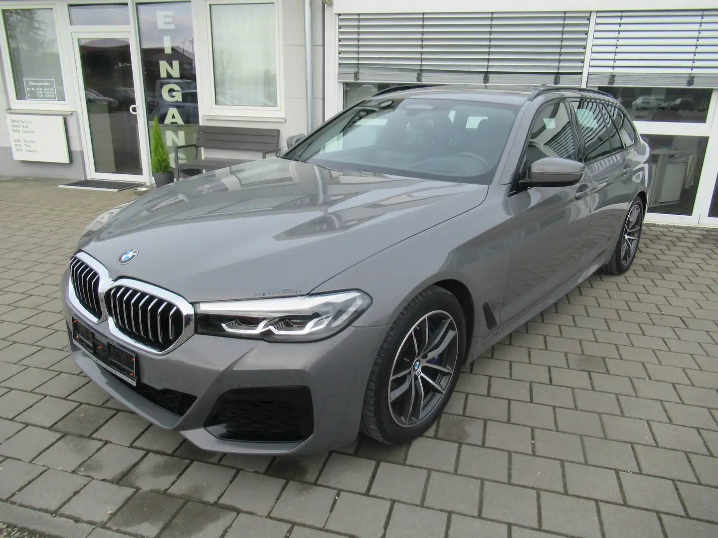 BMW 530 530d xDrive M Sport Standheizung ESSD ACC.Ext. Grau - 1