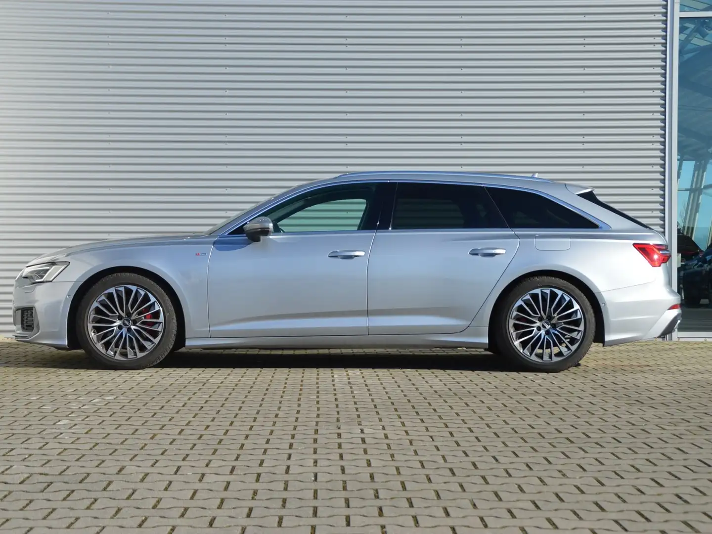 Audi A6 Avant 55 TFSI e quattro sport++AHK+4ZKLIMA+MA Silber - 2