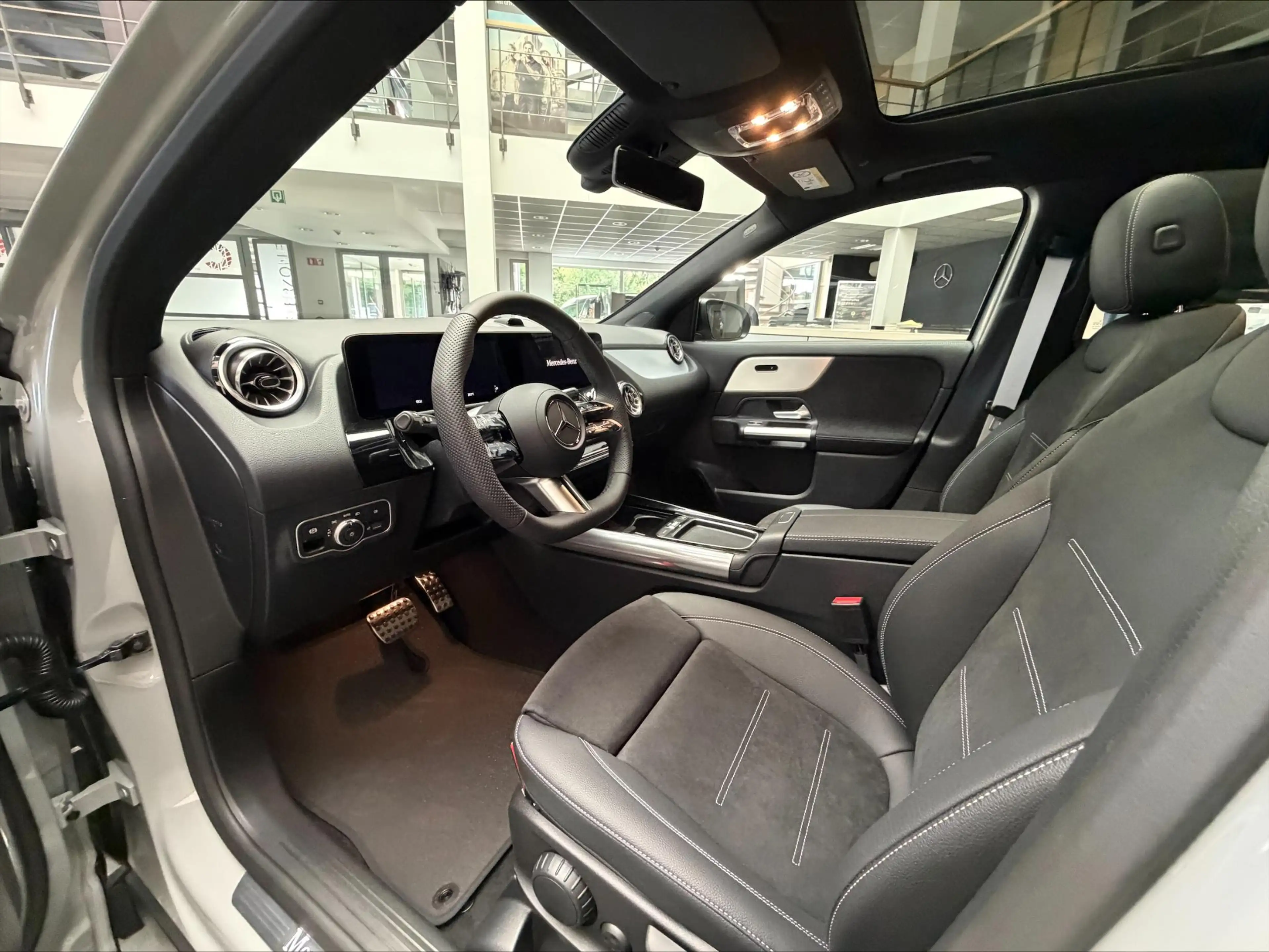 Mercedes-Benz GLA 180 GLA 140 Years Edition Nieuwe wagen DOS 9061 — photo 4