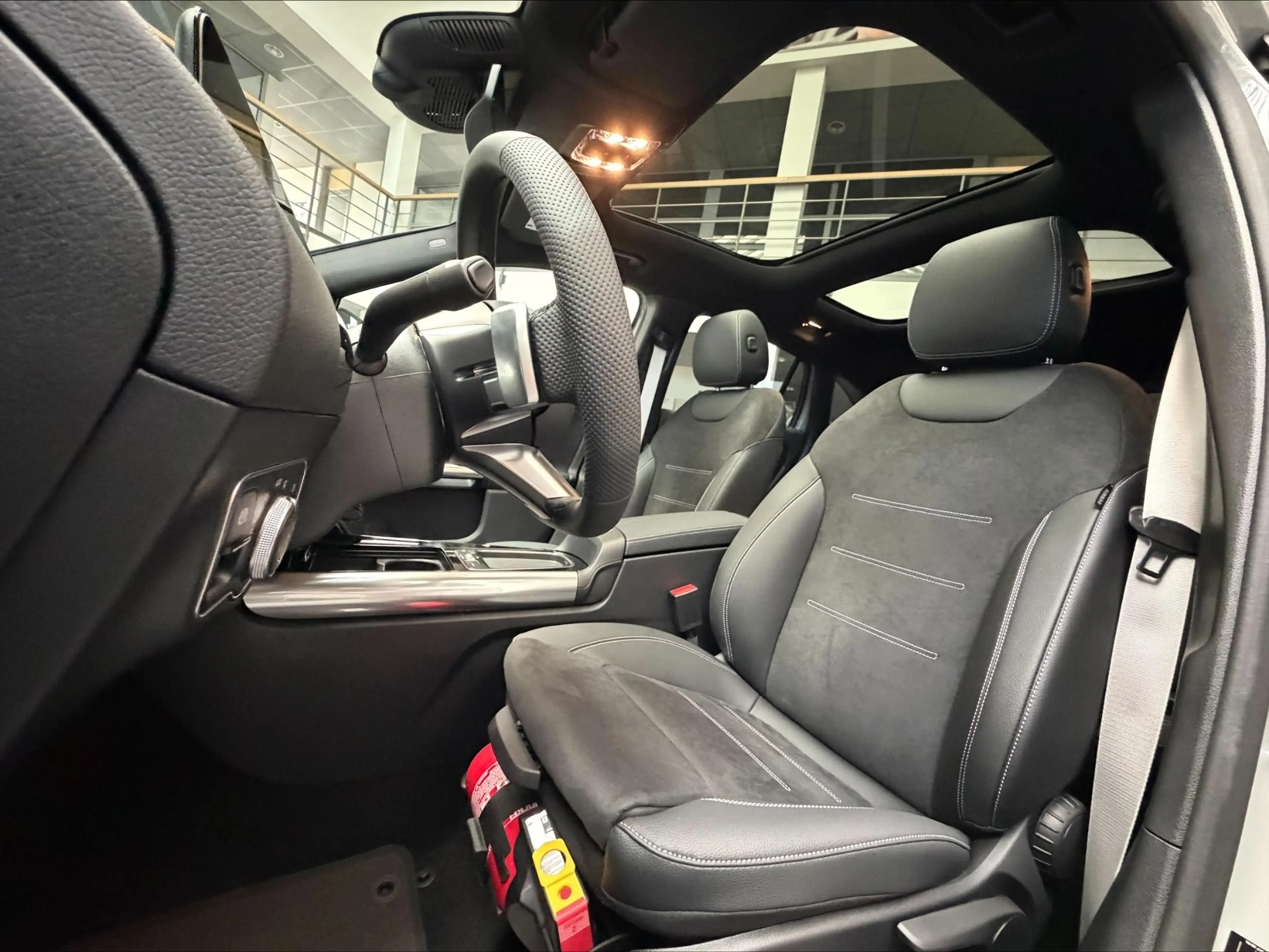 Mercedes-Benz GLA 180 GLA 140 Years Edition Nieuwe wagen DOS 9061 — photo 5