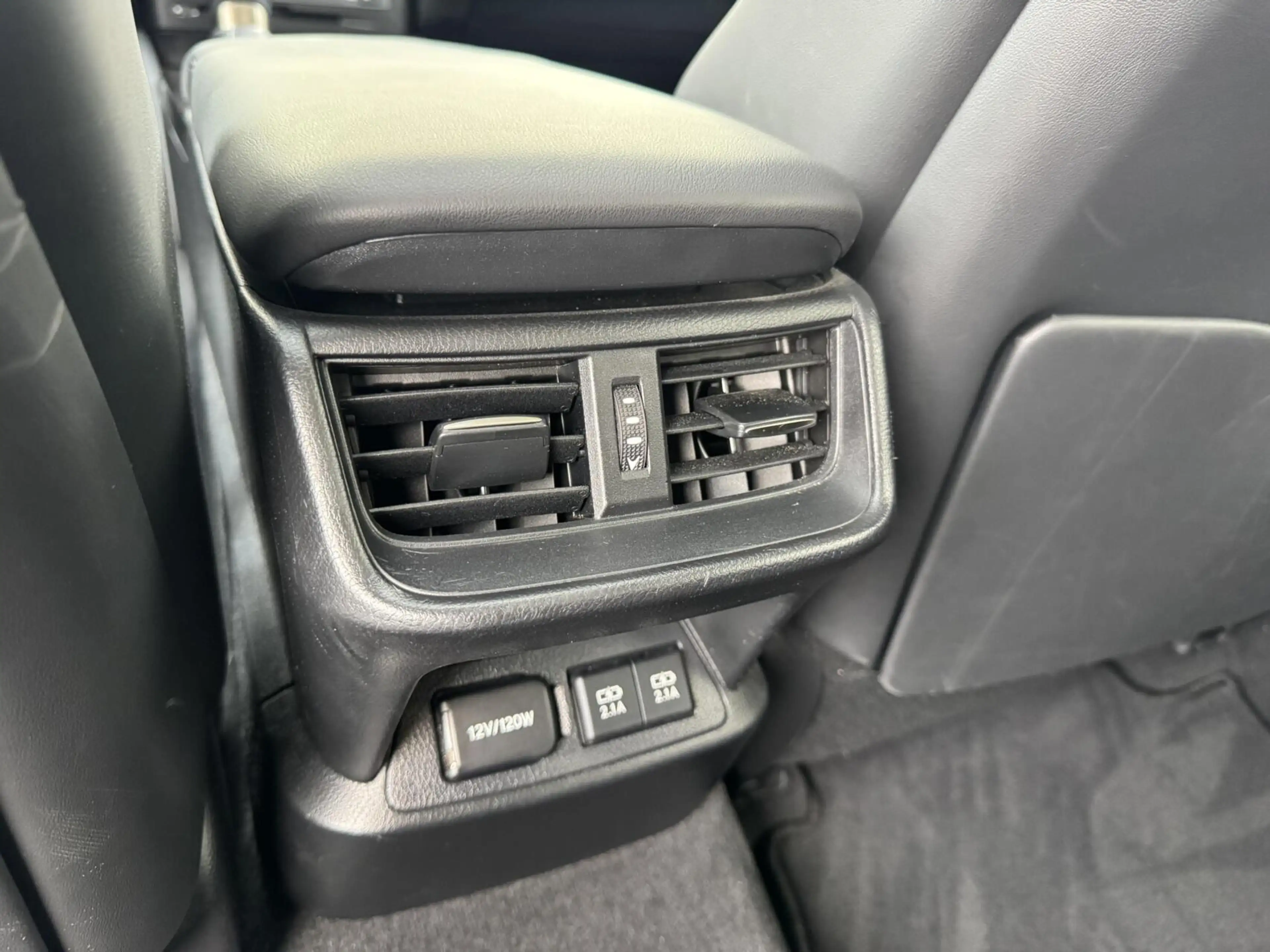 Lexus ES 300 300h Preference Line Business|NL-Auto — photo 35