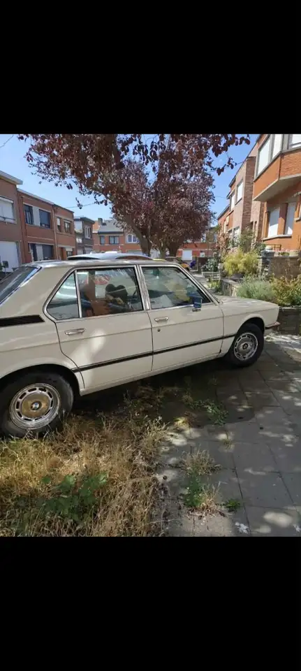BMW 520, foto 2