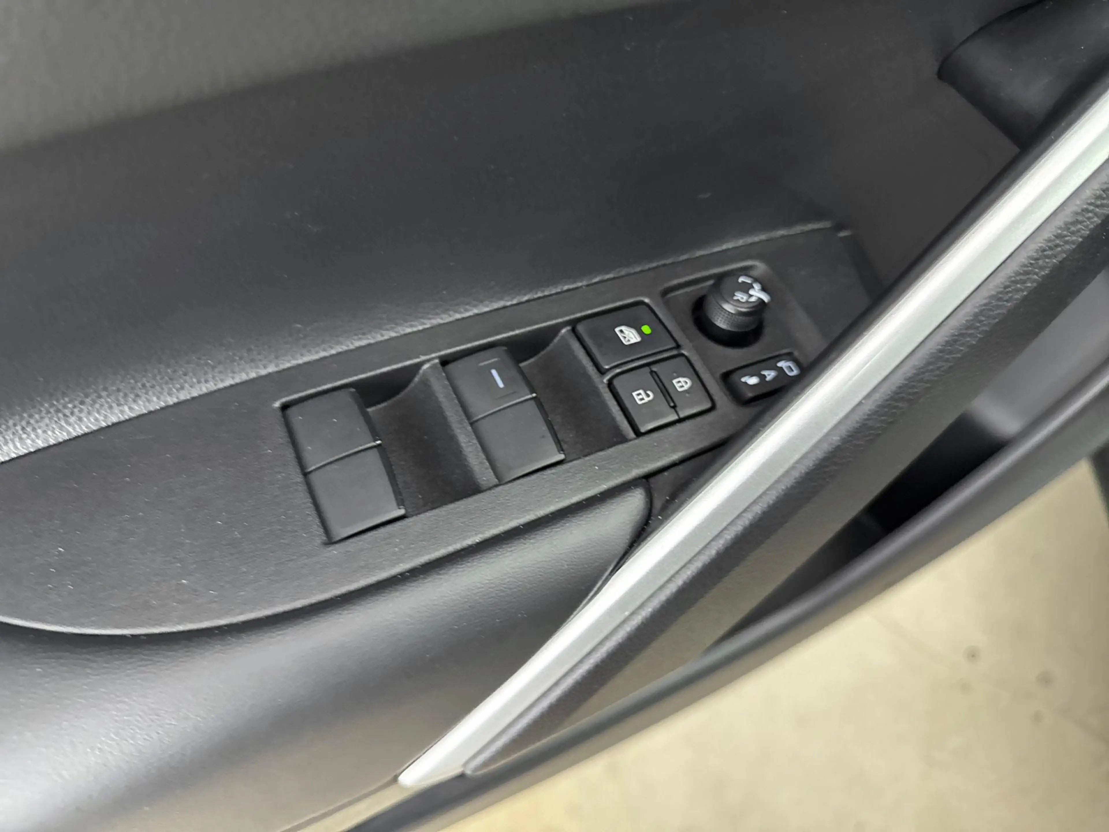 Toyota Corolla Cross Hybrid 140 Active | All Season | Dodehoek | Apple — photo 12