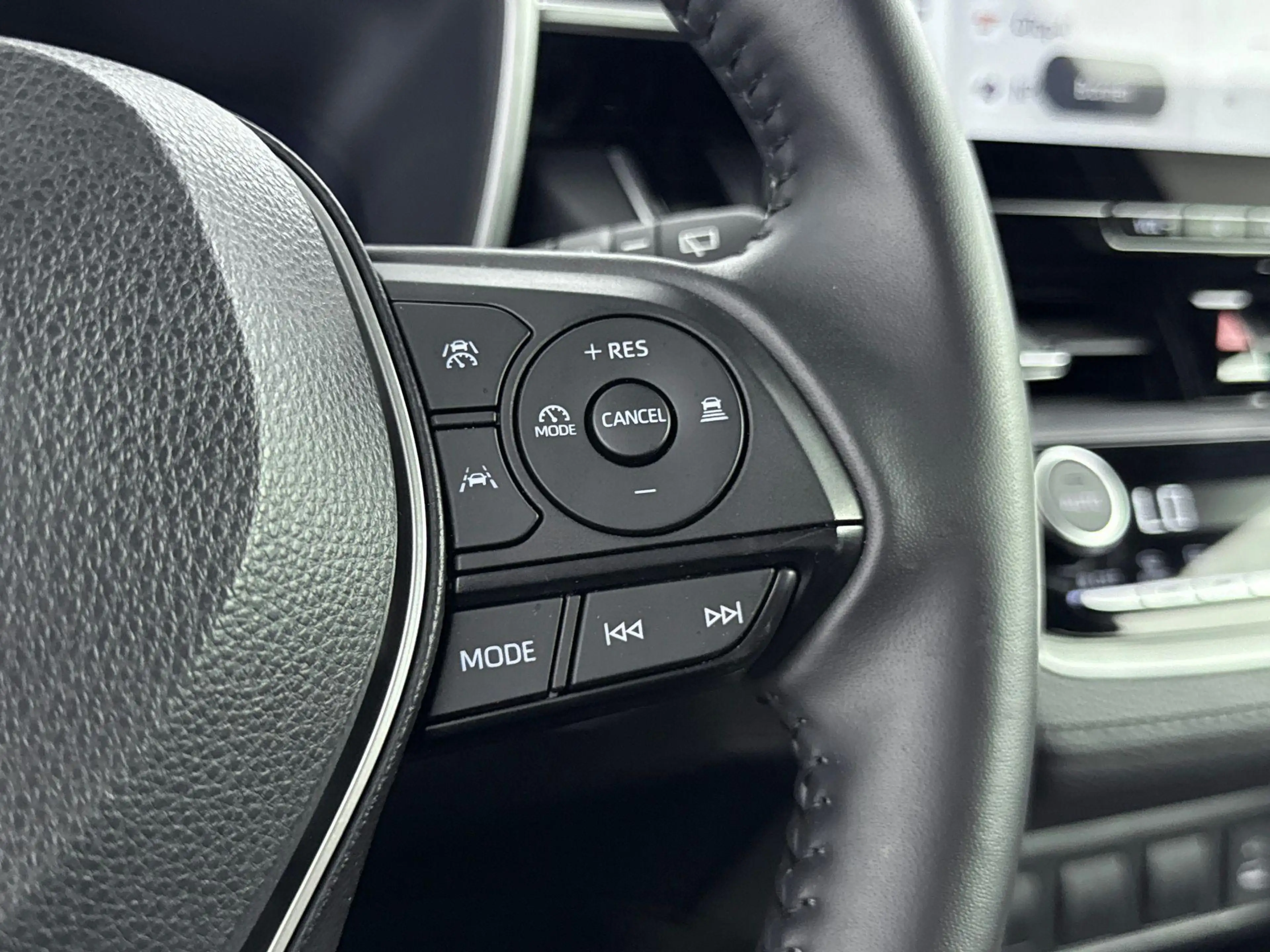 Toyota Corolla Cross Hybrid 140 Active | All Season | Dodehoek | Apple — photo 15