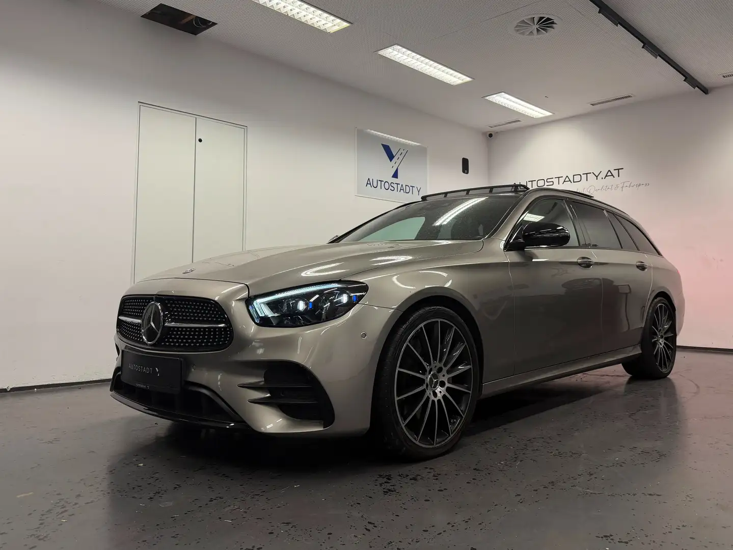 Mercedes-Benz E 400 E400d T-Modell AMG Line | Panorama | Burmester Grau - 1
