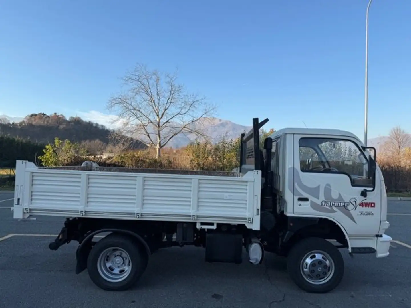 Sonstige DURSO FARMER 4X4 CON TRILATERALE RIBALTABILE Weiß - 2