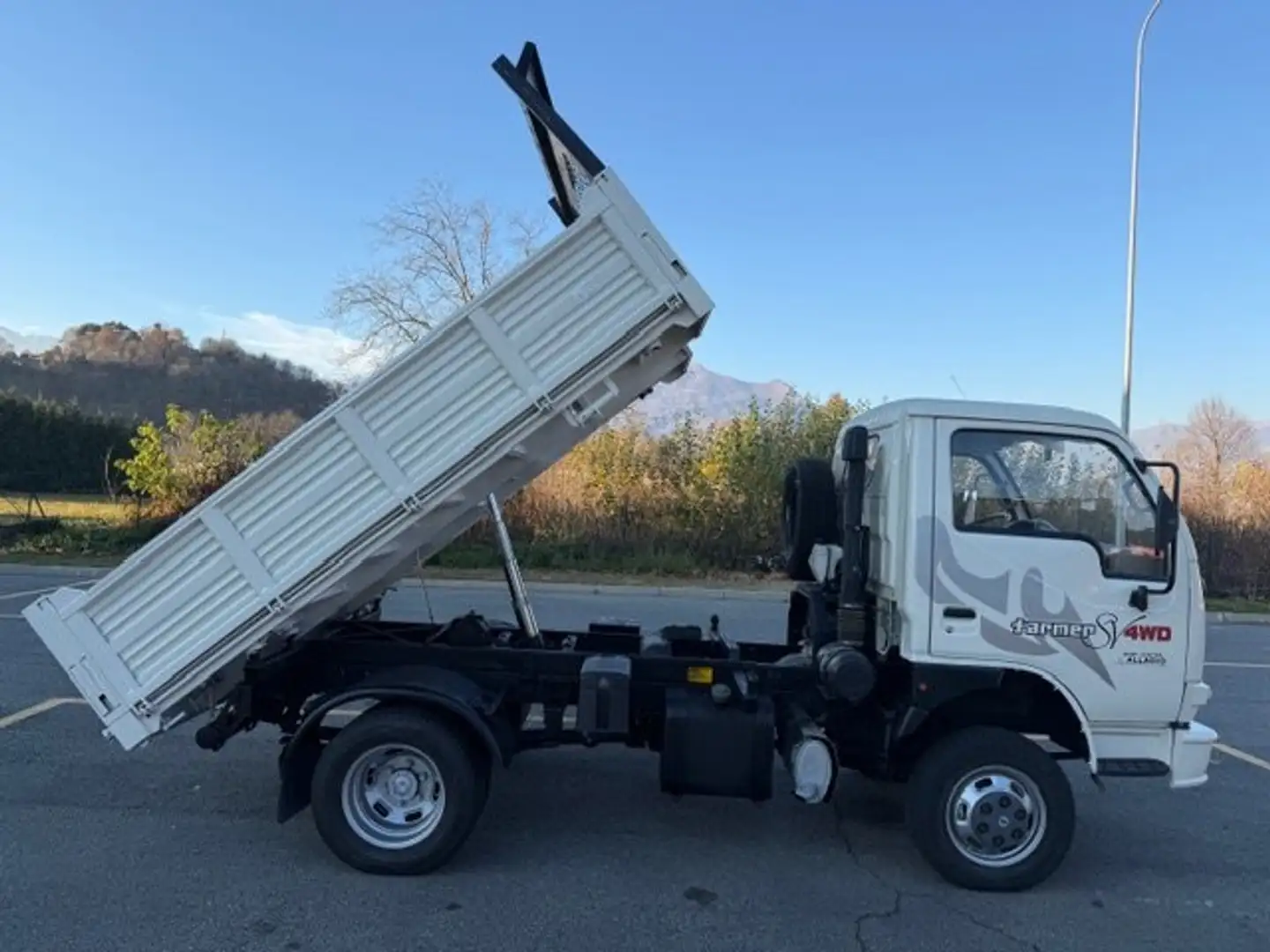Sonstige DURSO FARMER 4X4 CON TRILATERALE RIBALTABILE Weiß - 1